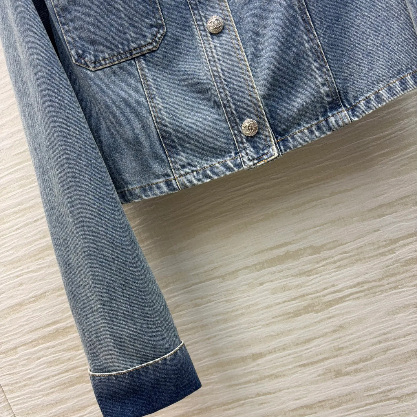 Куртки И Пуховики Женские Chanel 16968