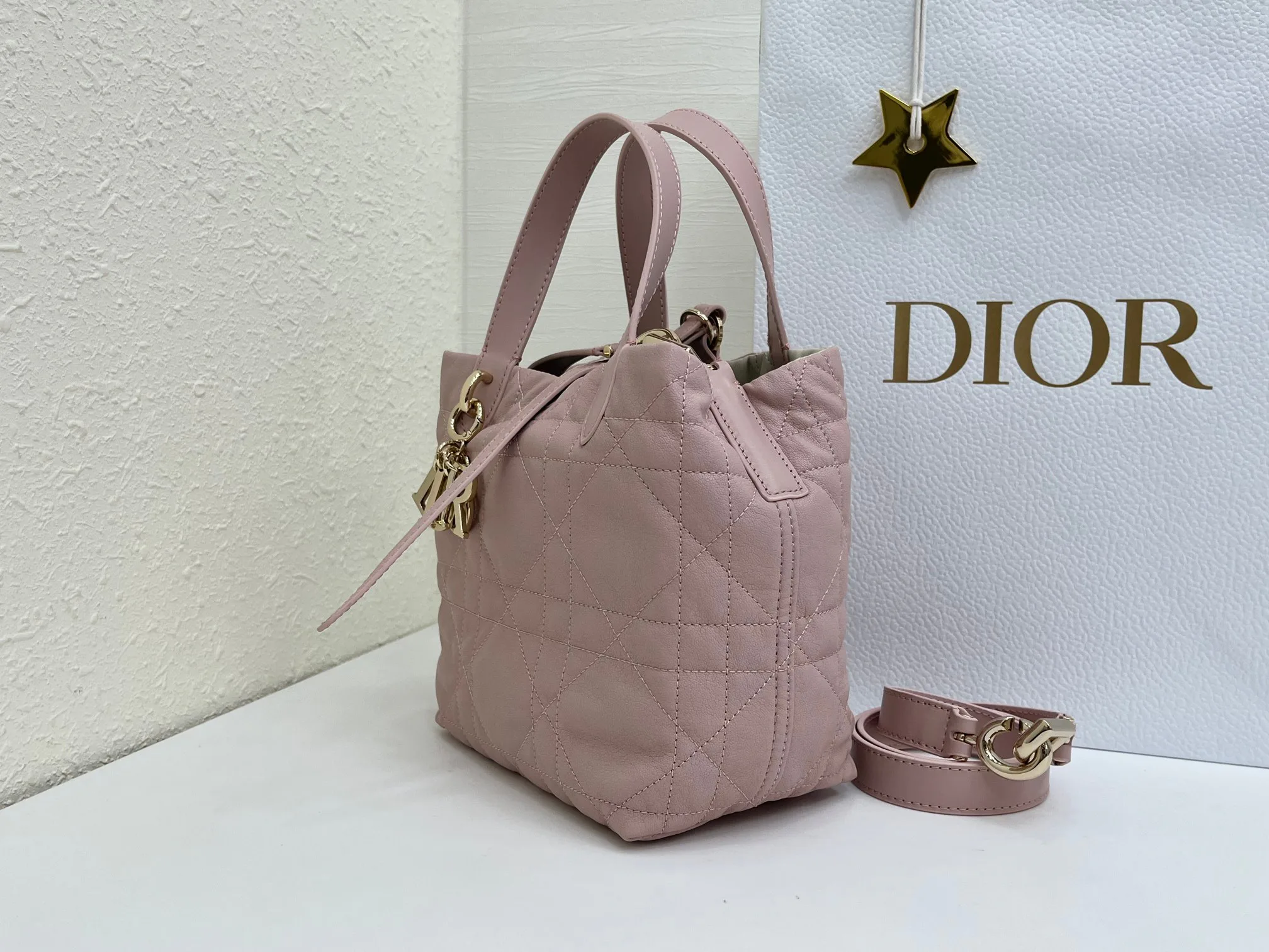 Классические Сумки Женские Christian Dior 17345153