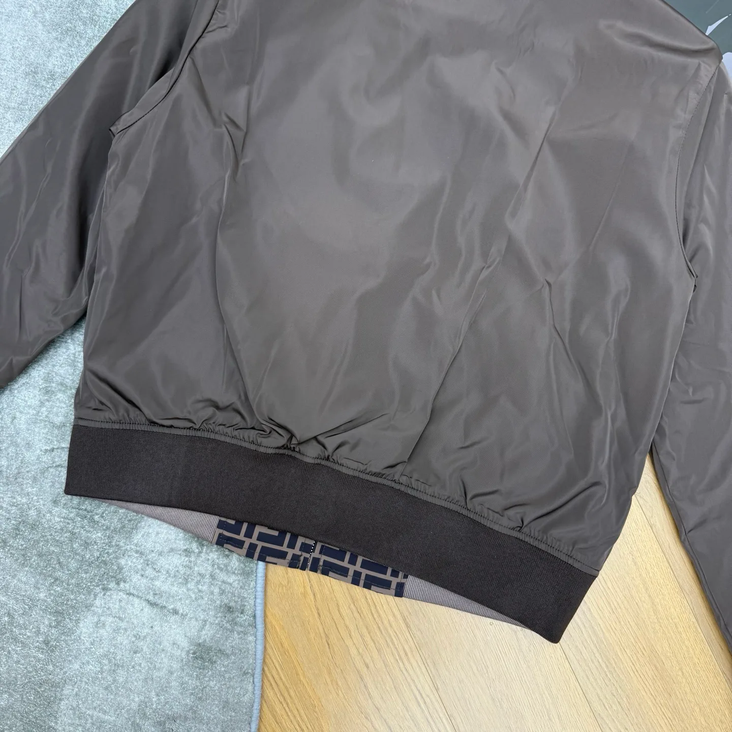 Куртки И Пуховики Женские Fendi 18348249