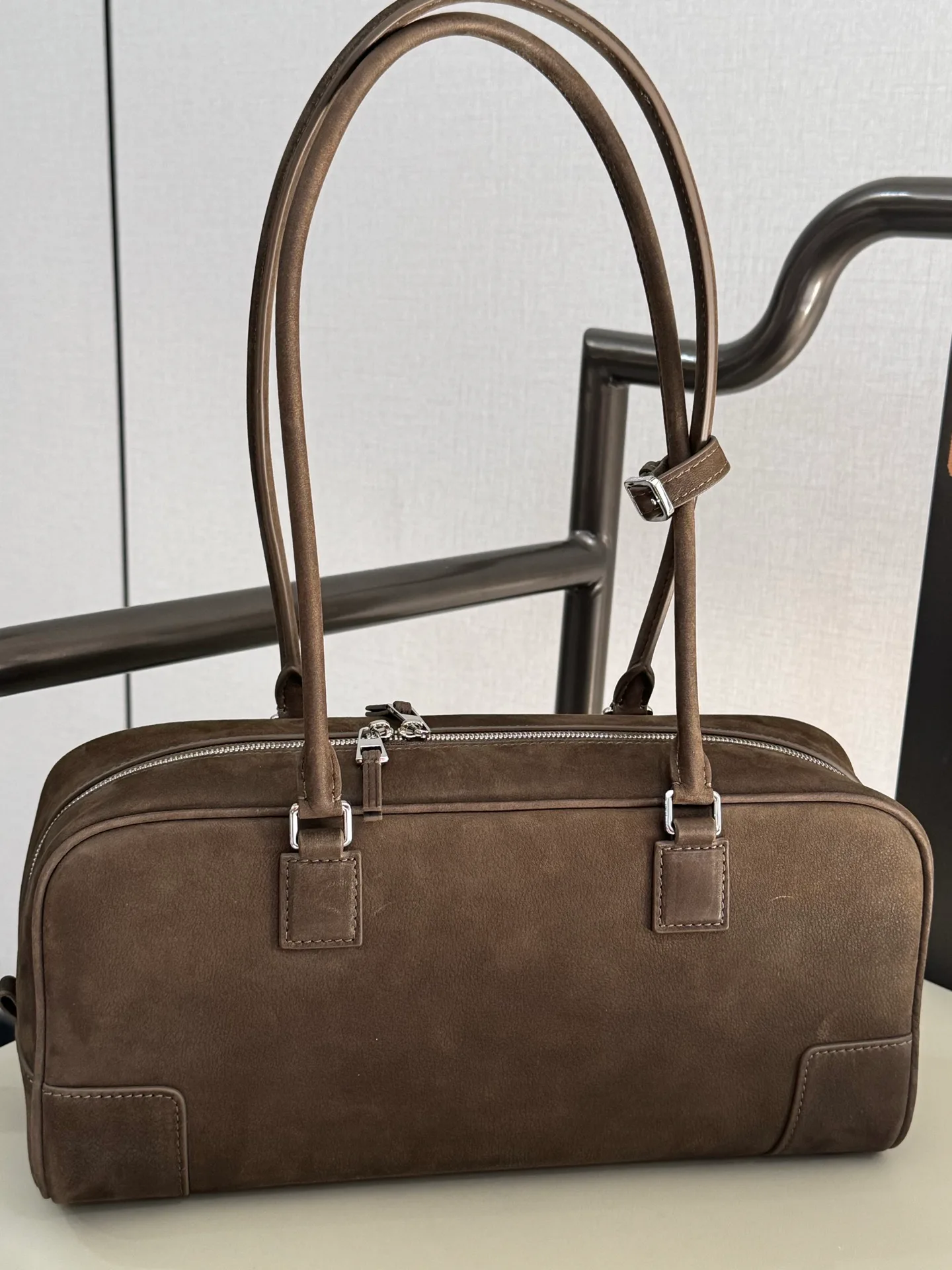 Классические Сумки Женские Loewe 11402848