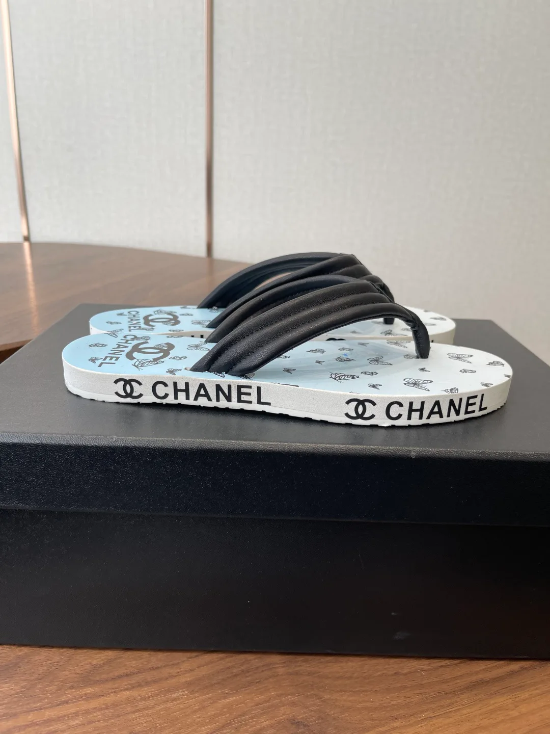 Шлепанцы Женские Chanel 11498250