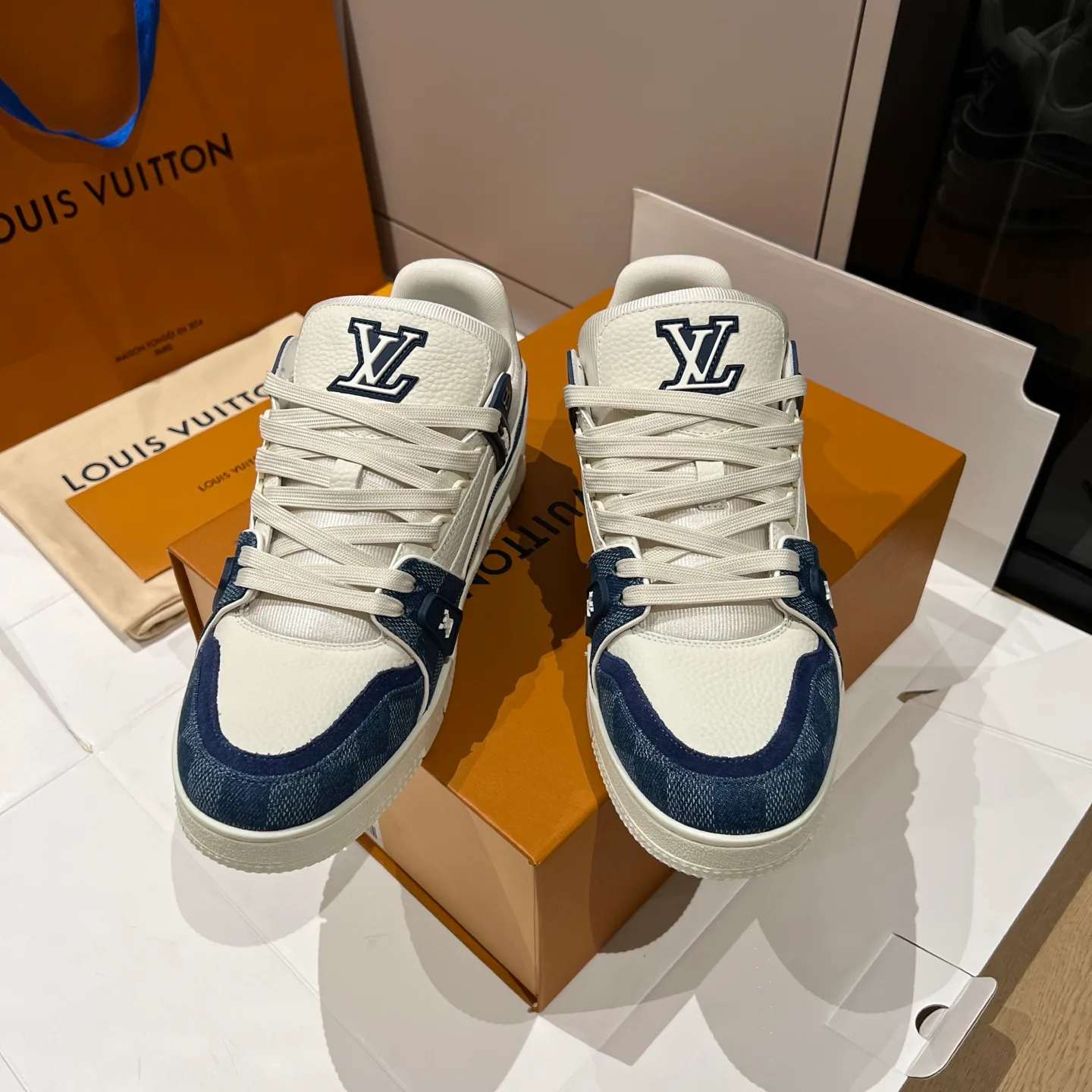 Кроссовки Женские Louis Vuitton 357928