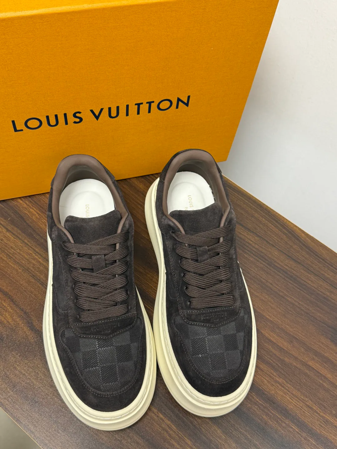 Кроссовки Мужские Louis Vuitton 19569380