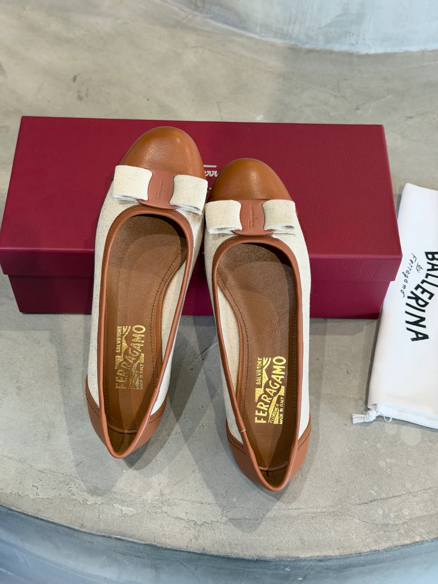 Балетки Женские Salvatore Ferragamo 11703584