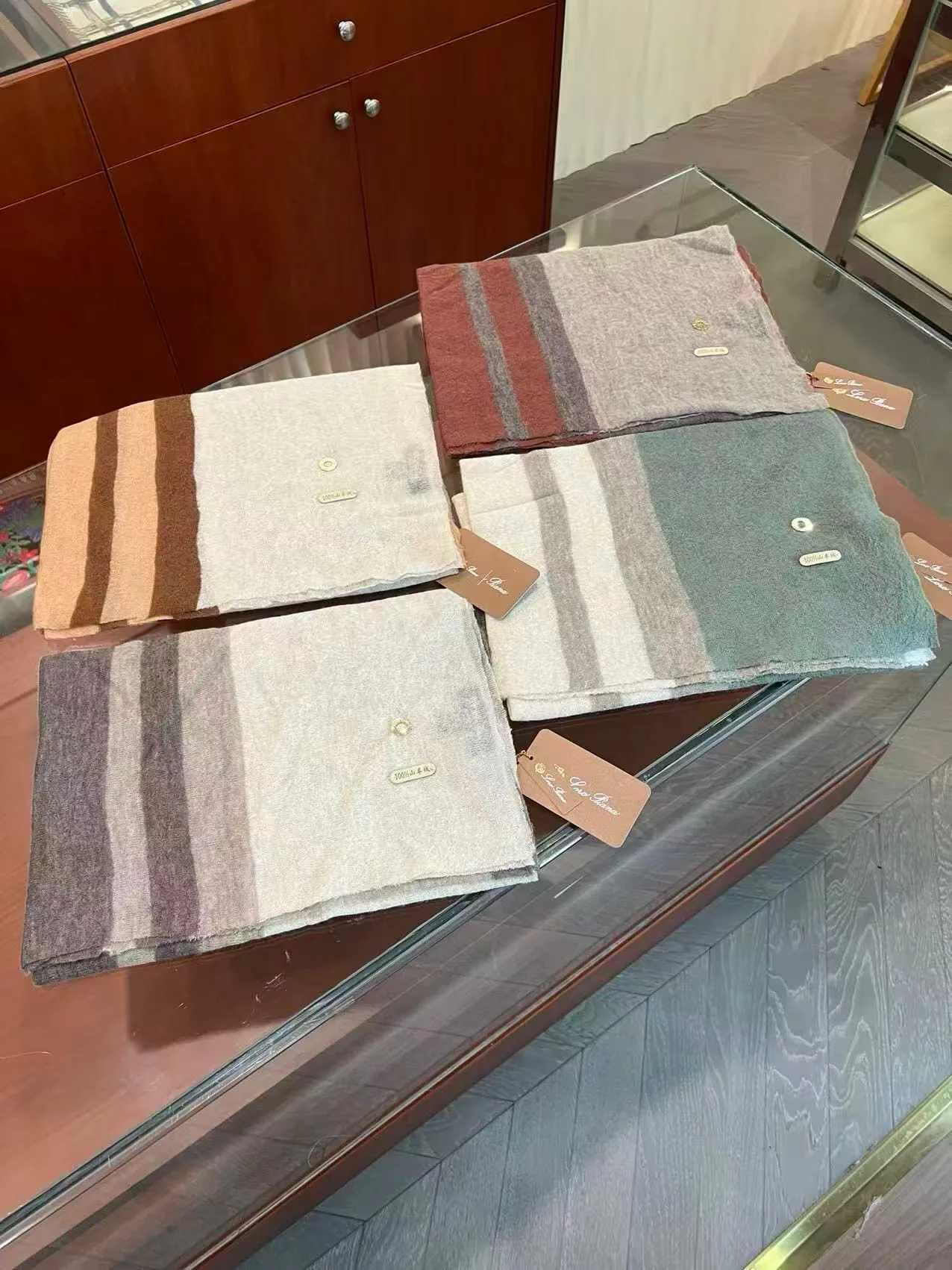 Шарфы Loro Piana 18398000
