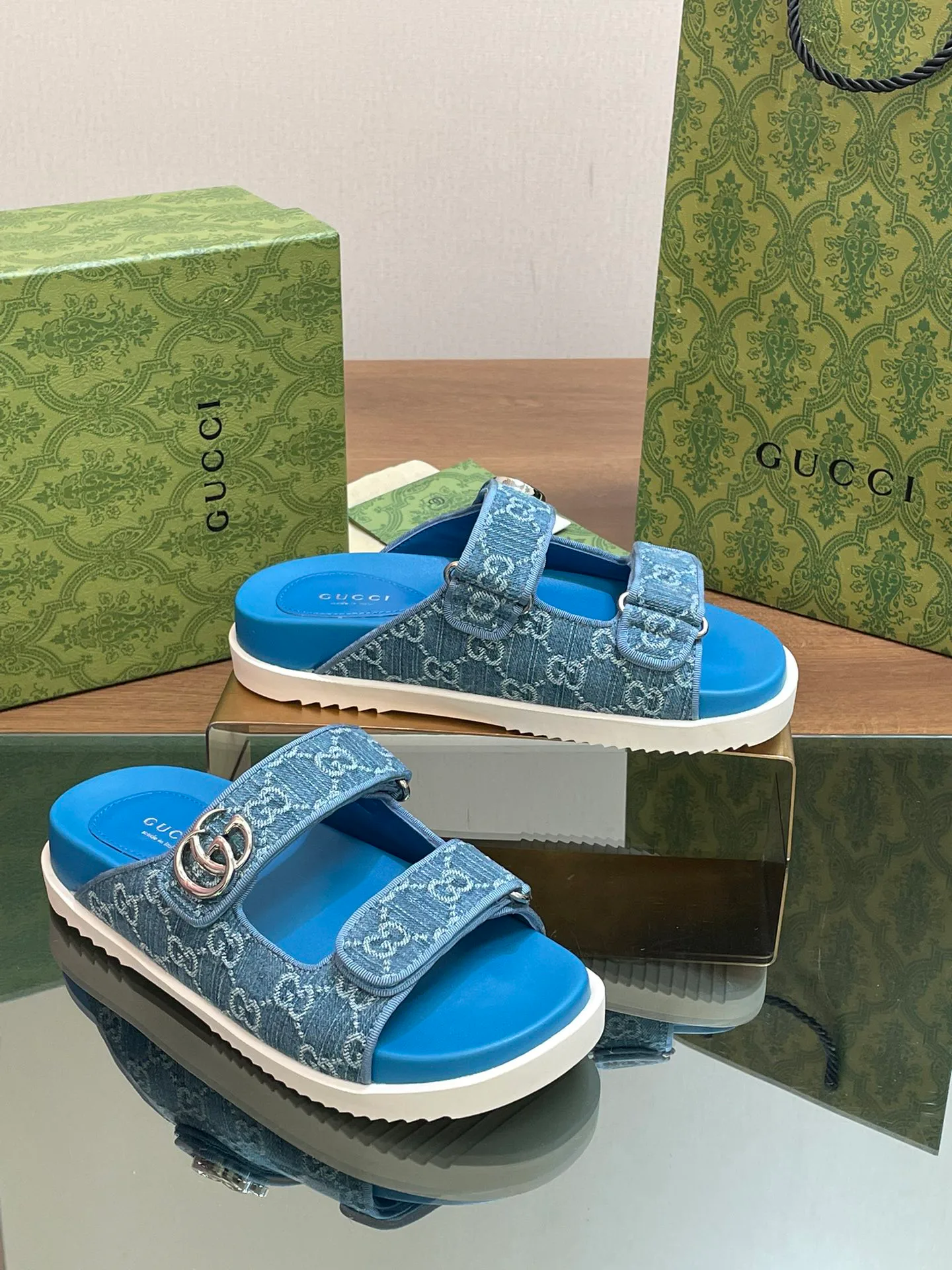 Шлепанцы Женские Gucci 21084