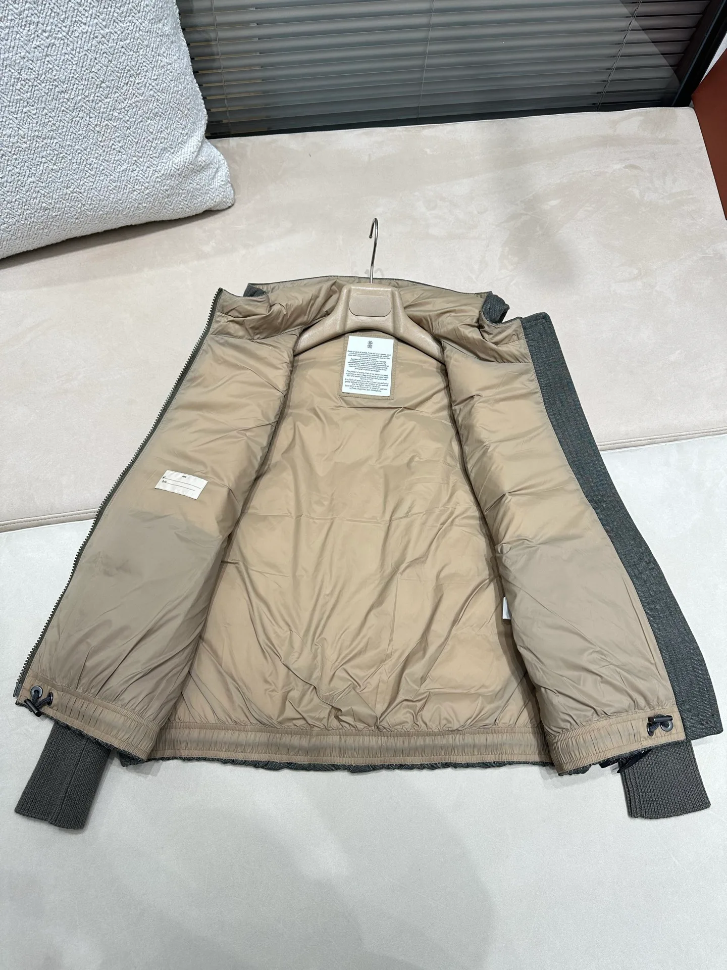 Куртки И Пуховики Женские Brunello Cucinelli 18237323