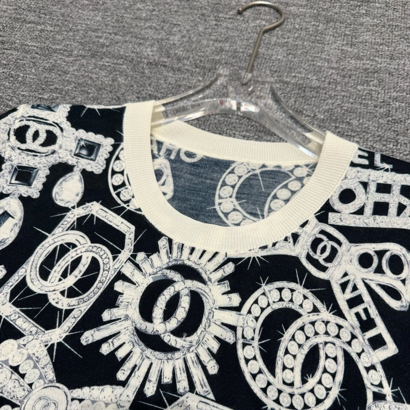 Джемперы И Свитеры Женские Chanel 11762844