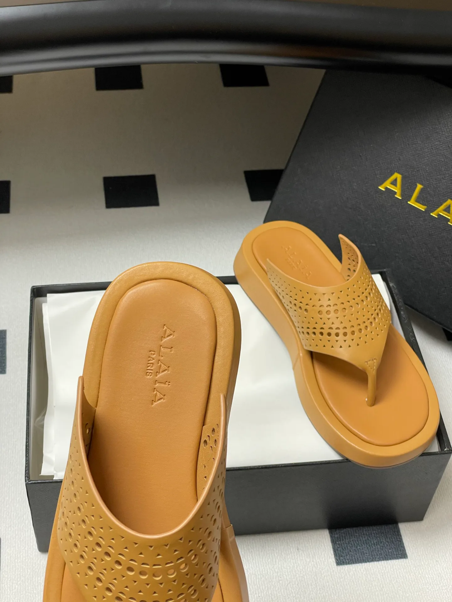 Шлепанцы Женские Alaia 22787