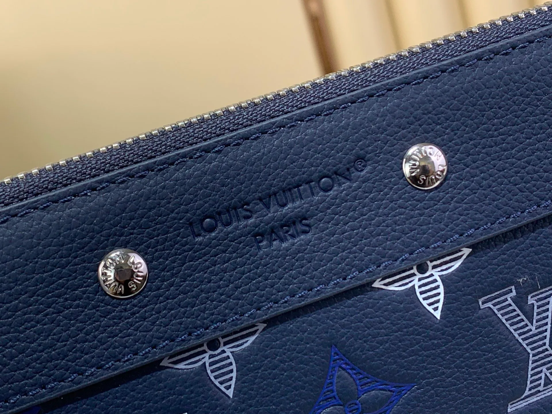 Клатчи Женские Louis Vuitton 14458791