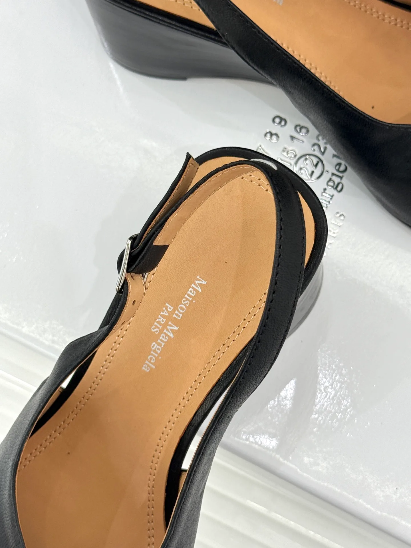 Босоножки Женские Maison Margiela 17646516