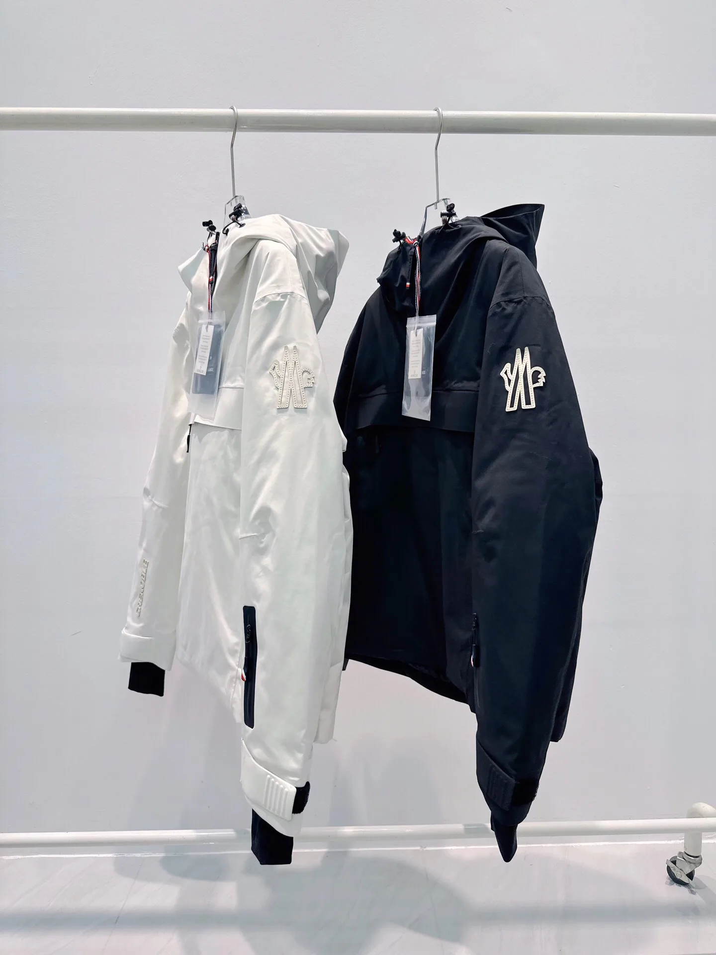 Куртки И Пуховики Женские Moncler 18710262