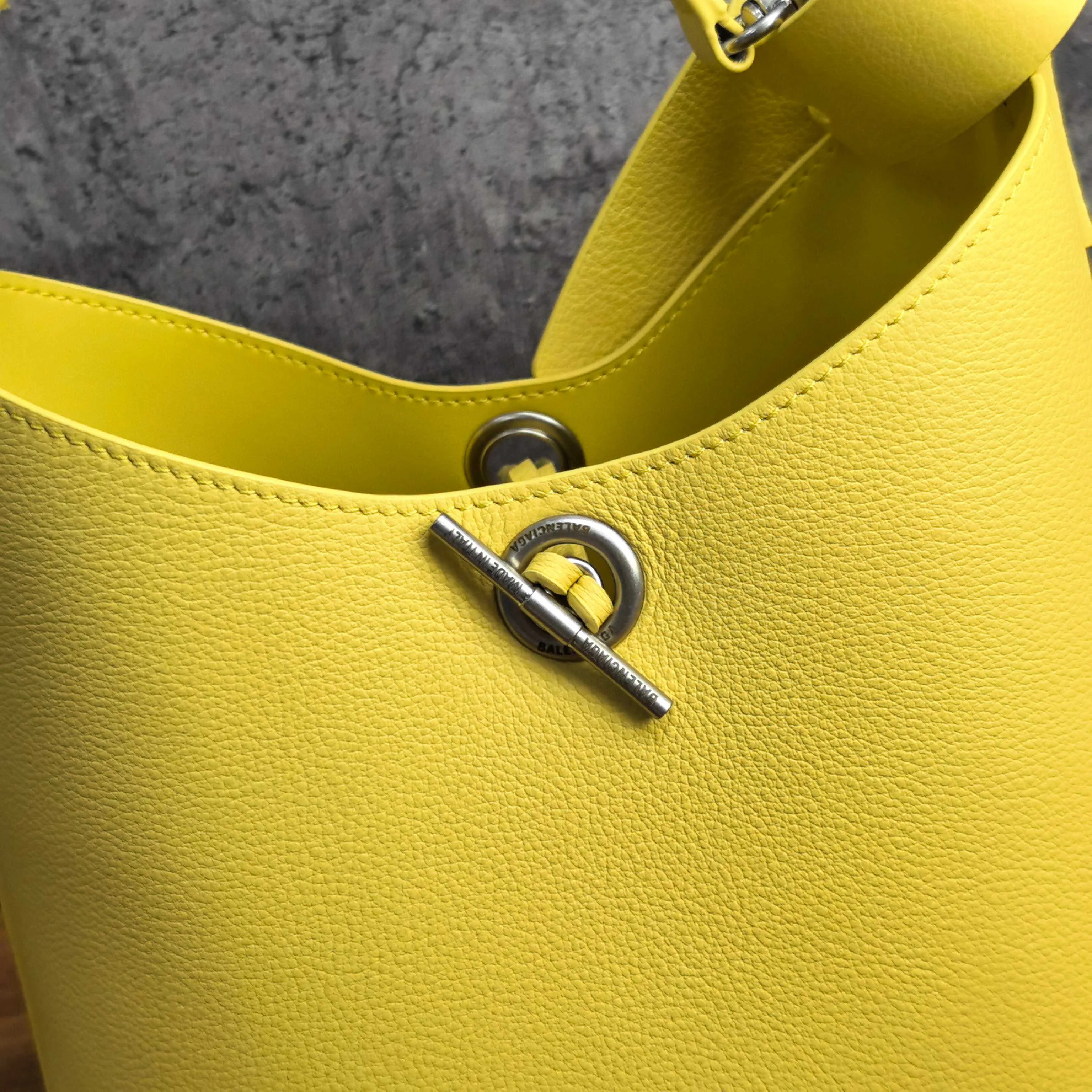 Классические Сумки Женские Balenciaga 12669069