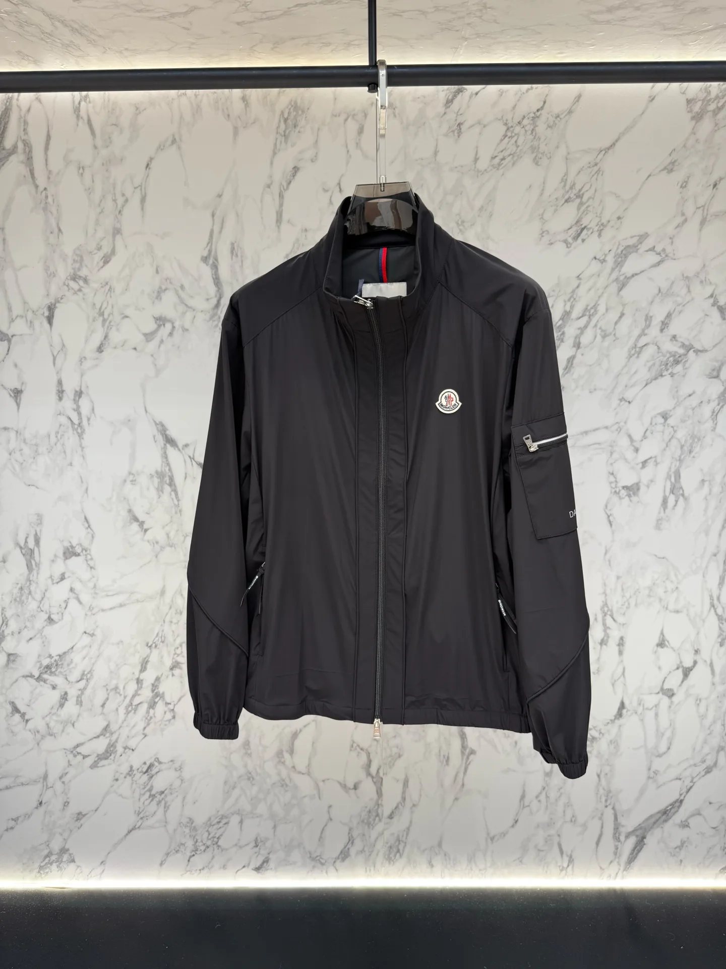 Куртки И Пуховики Мужские Moncler 11512924