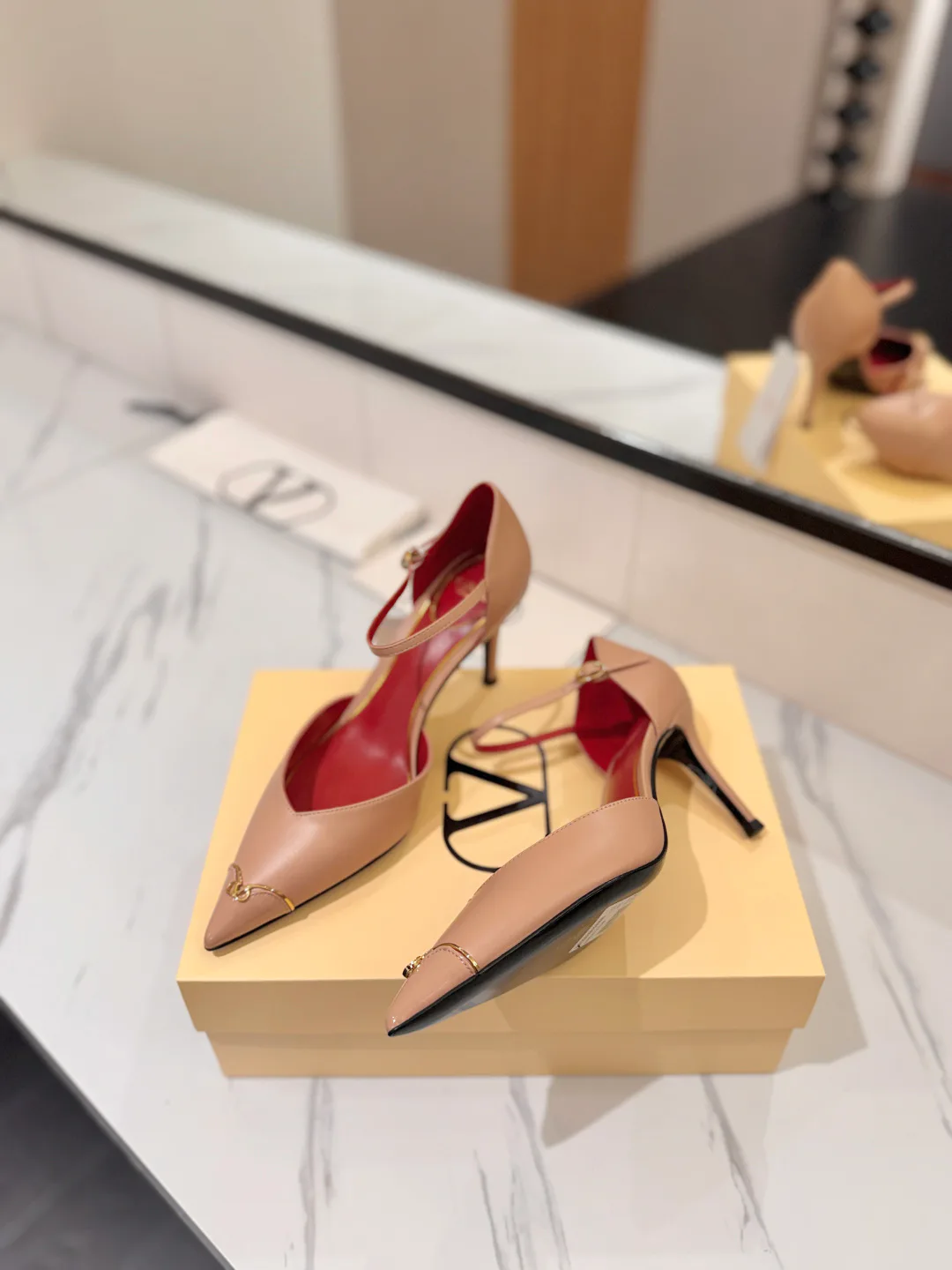 Босоножки Женские Valentino 18134969