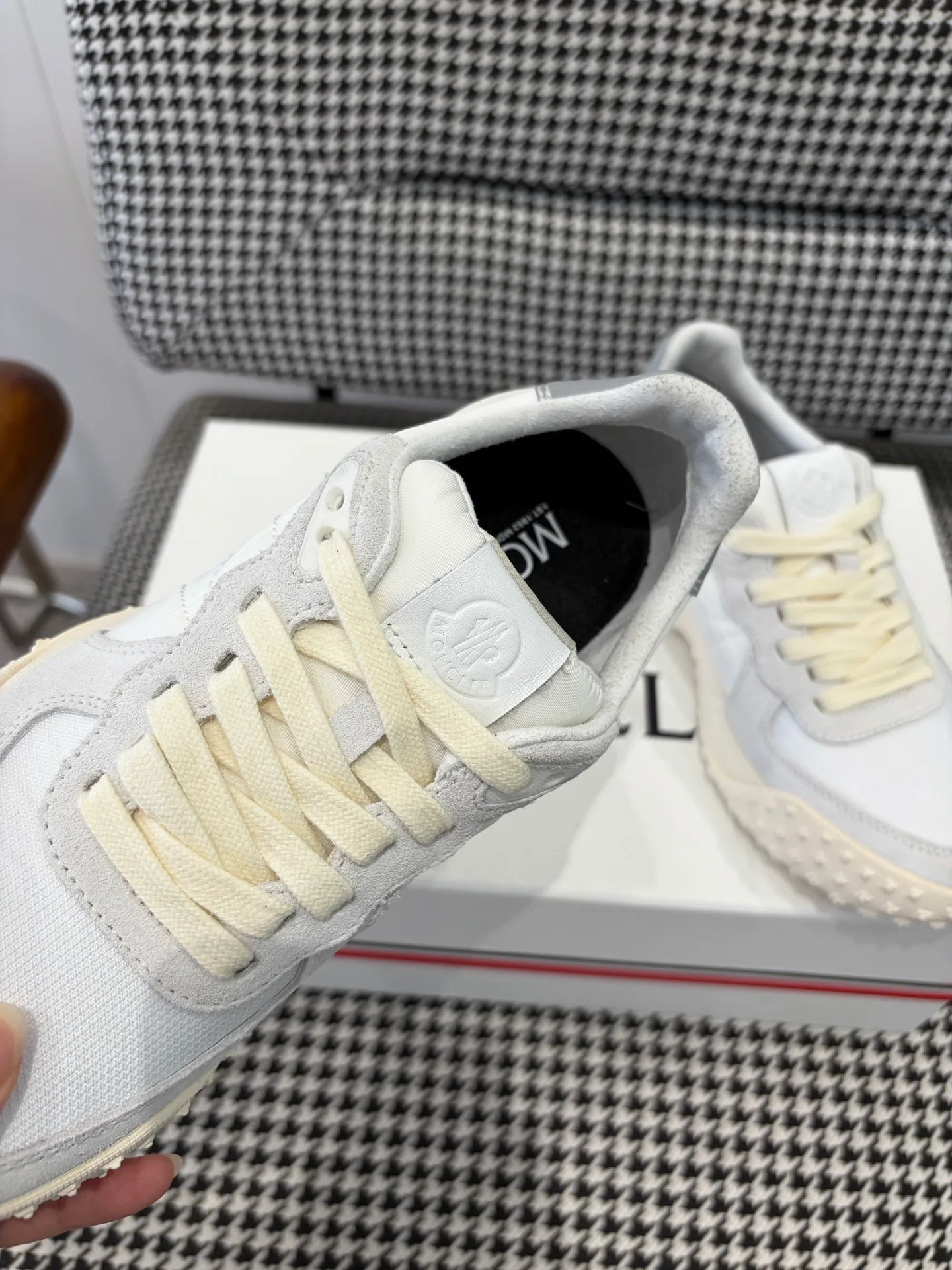 Кроссовки Женские Moncler 19081257