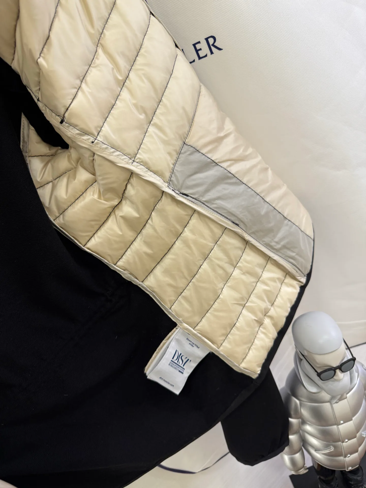 Куртки И Пуховики Женские Moncler 18825202
