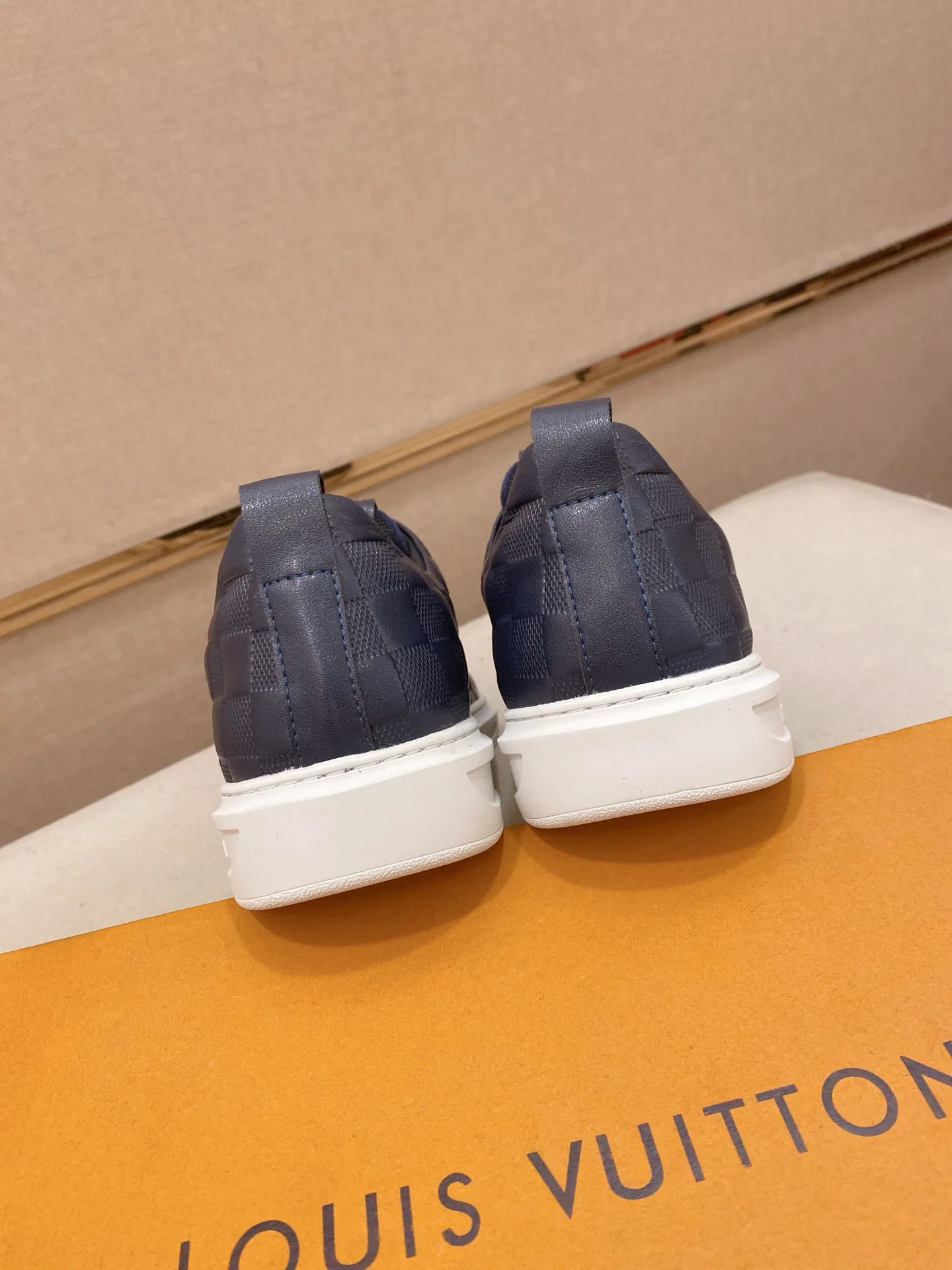 Кроссовки Мужские Louis Vuitton 433978