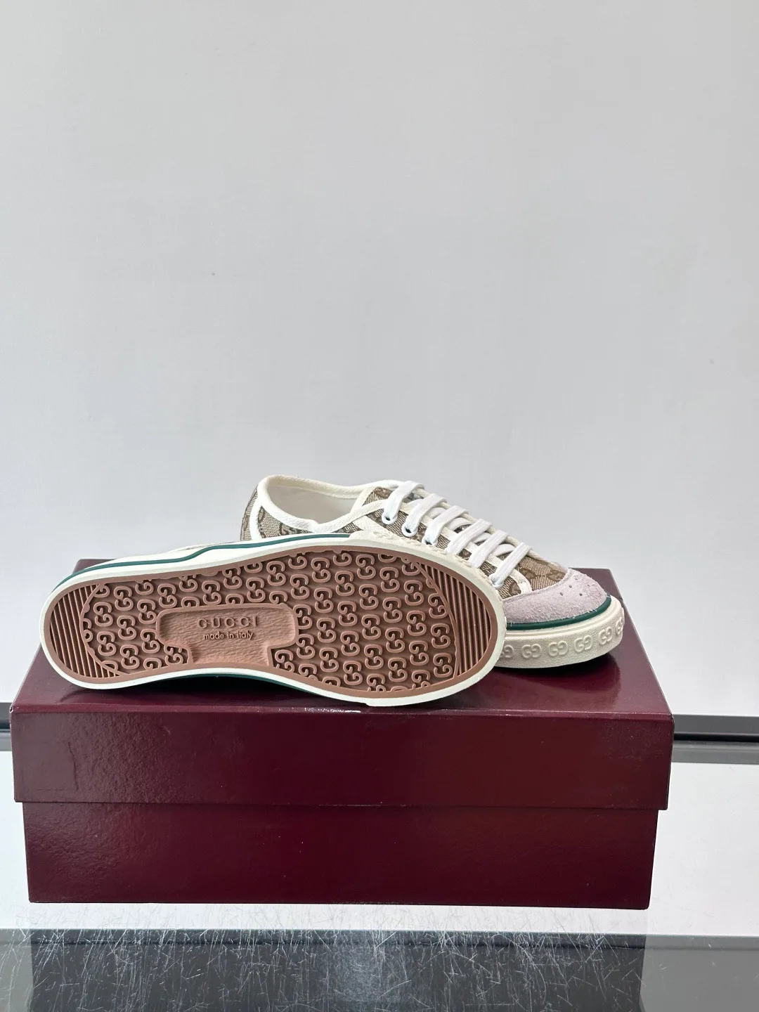 Кроссовки Женские Gucci 17941054