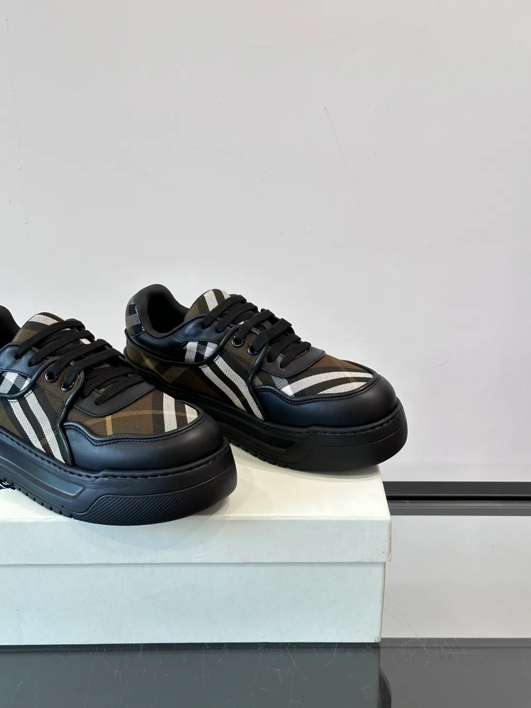 Кроссовки Мужские Burberry 12932268