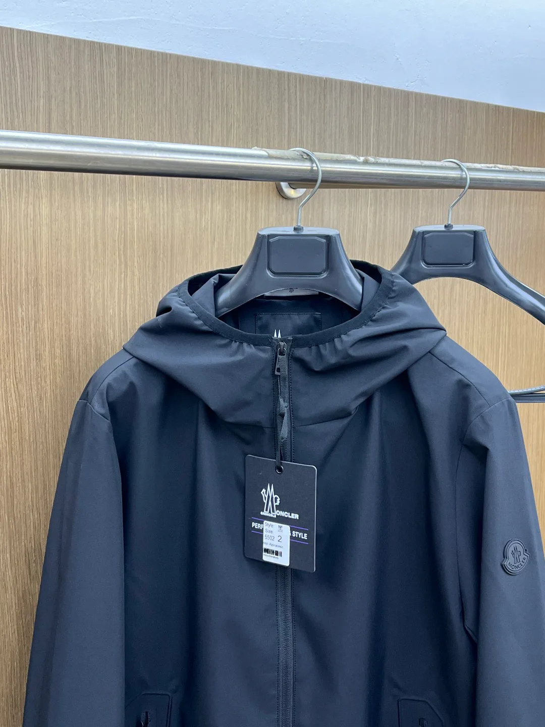 Куртки И Пуховики Мужские Moncler 18244037