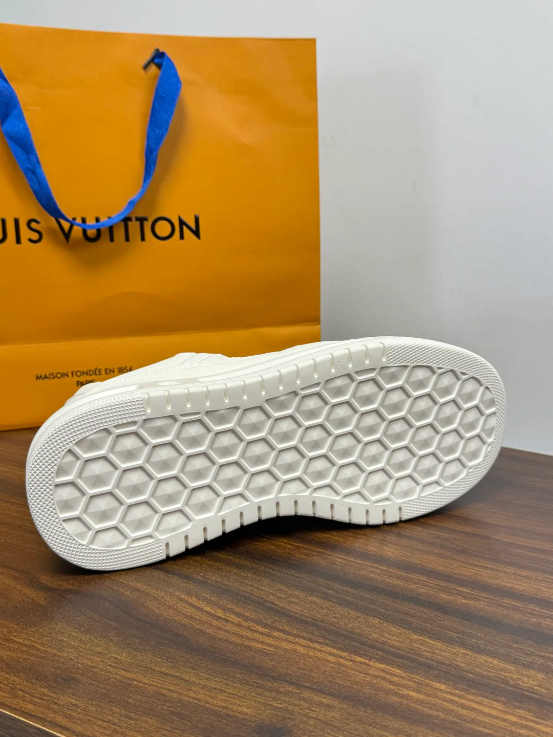 Кроссовки Мужские Louis Vuitton 19716373