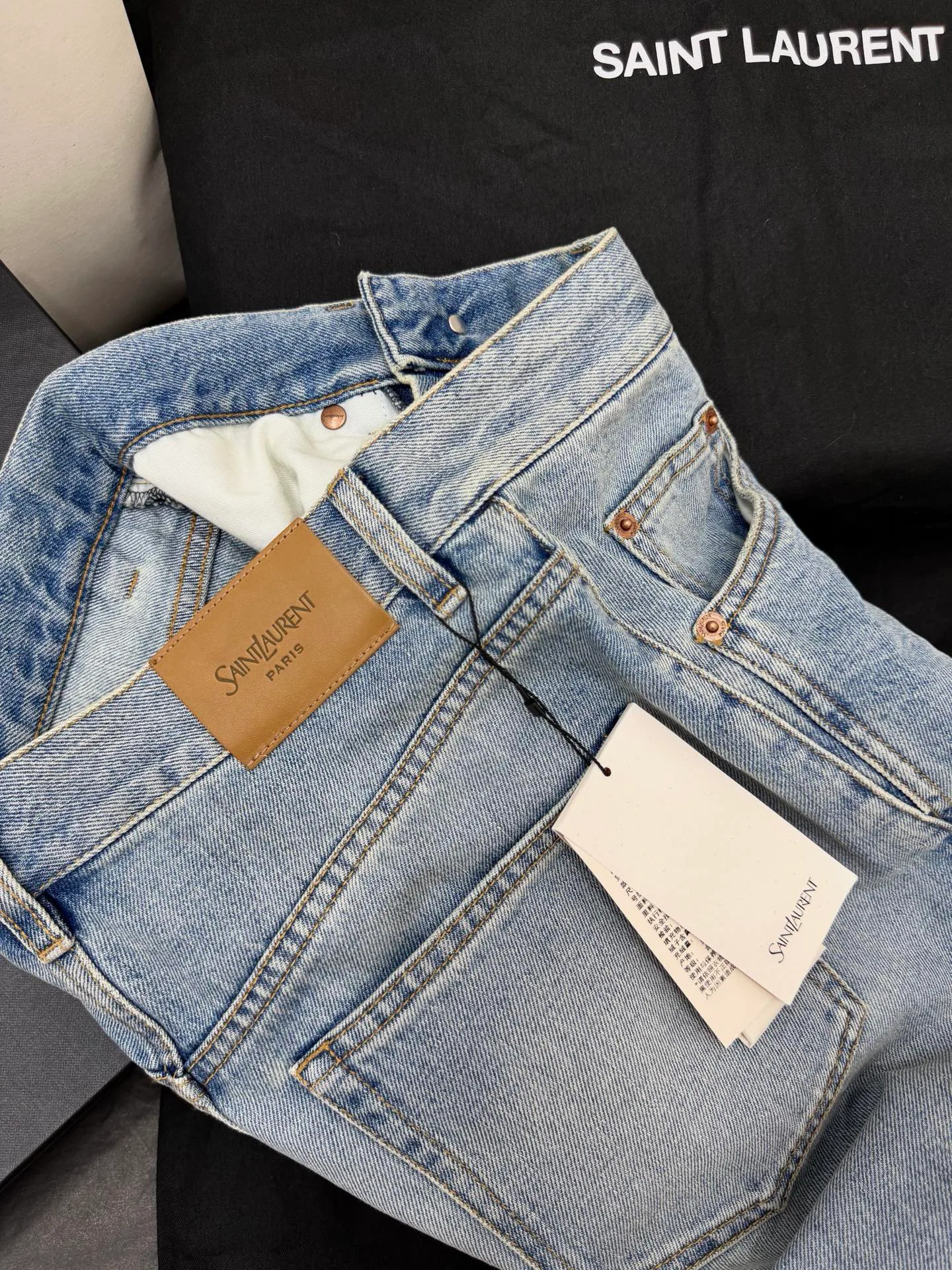 Джинсы Женские Saint Laurent 18114456