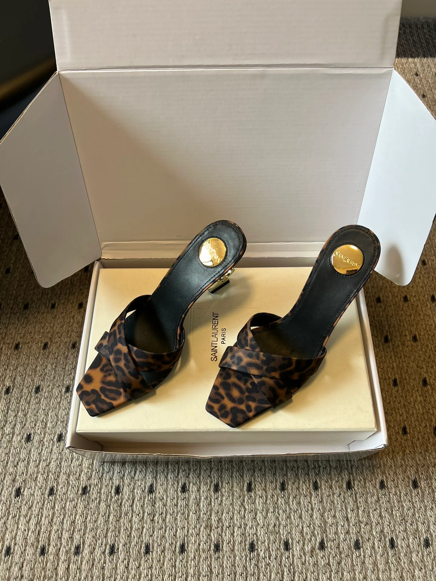 Босоножки Женские Saint Laurent 10835492