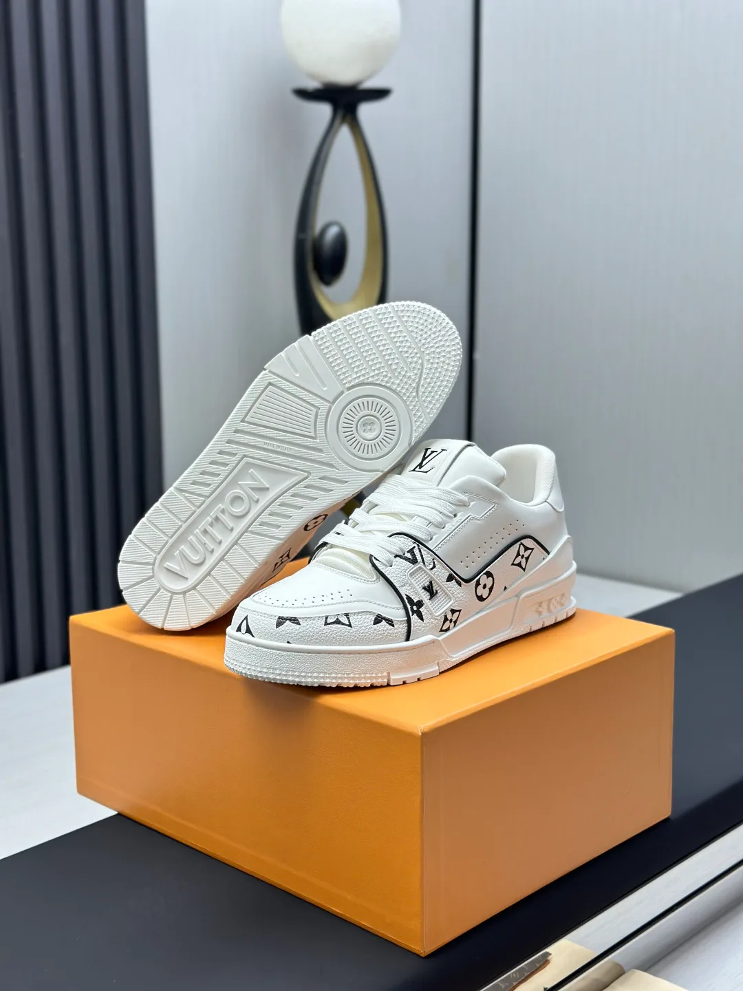 Кроссовки Женские Louis Vuitton 153029