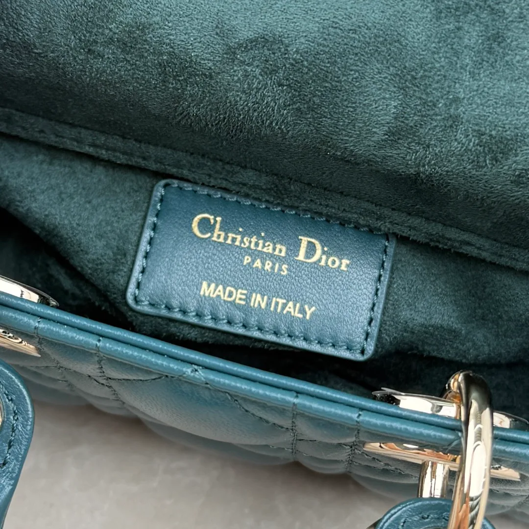 Классические Сумки Женские Christian Dior 18242052