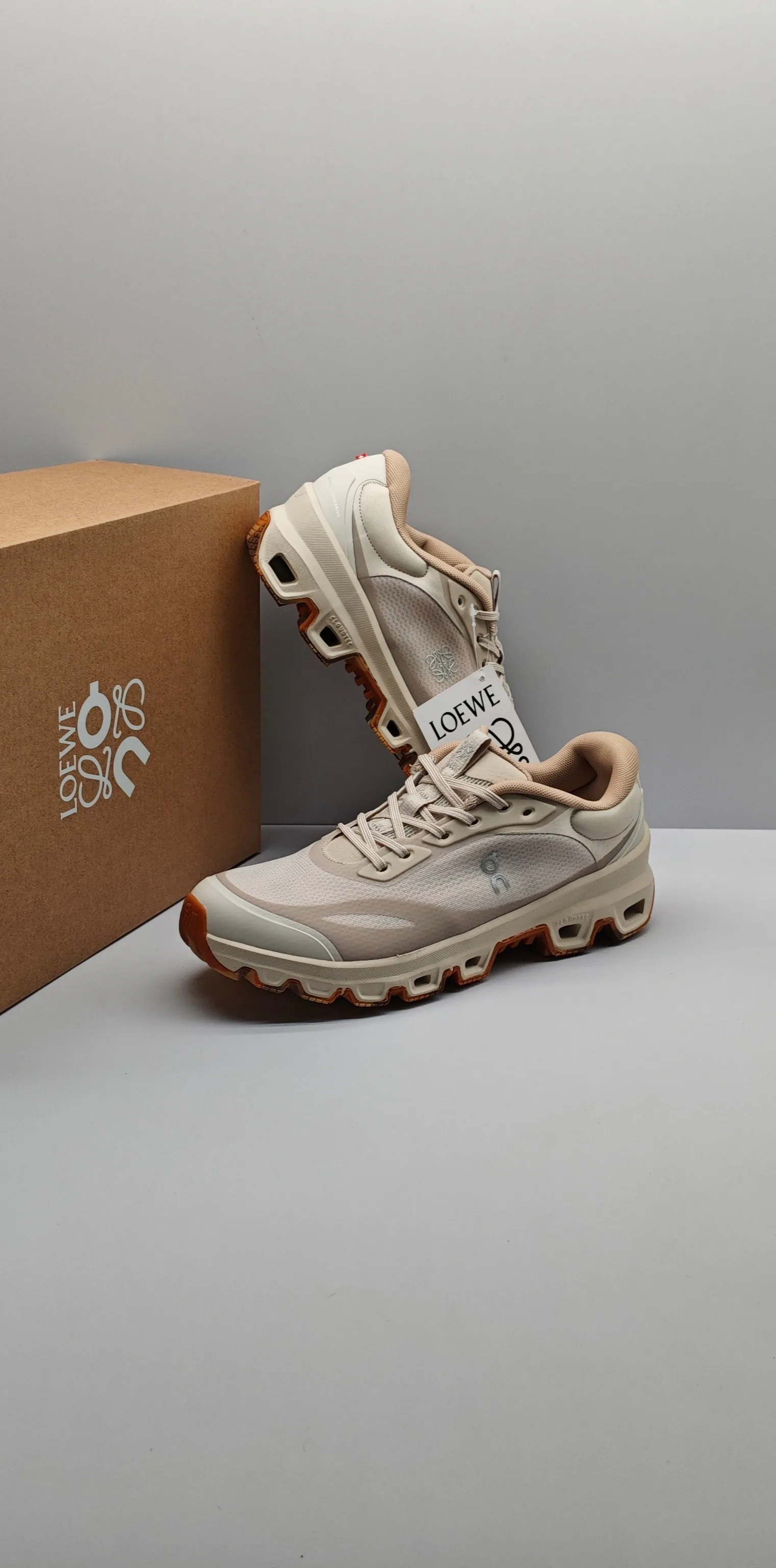 Кроссовки Женские Loewe 13193861