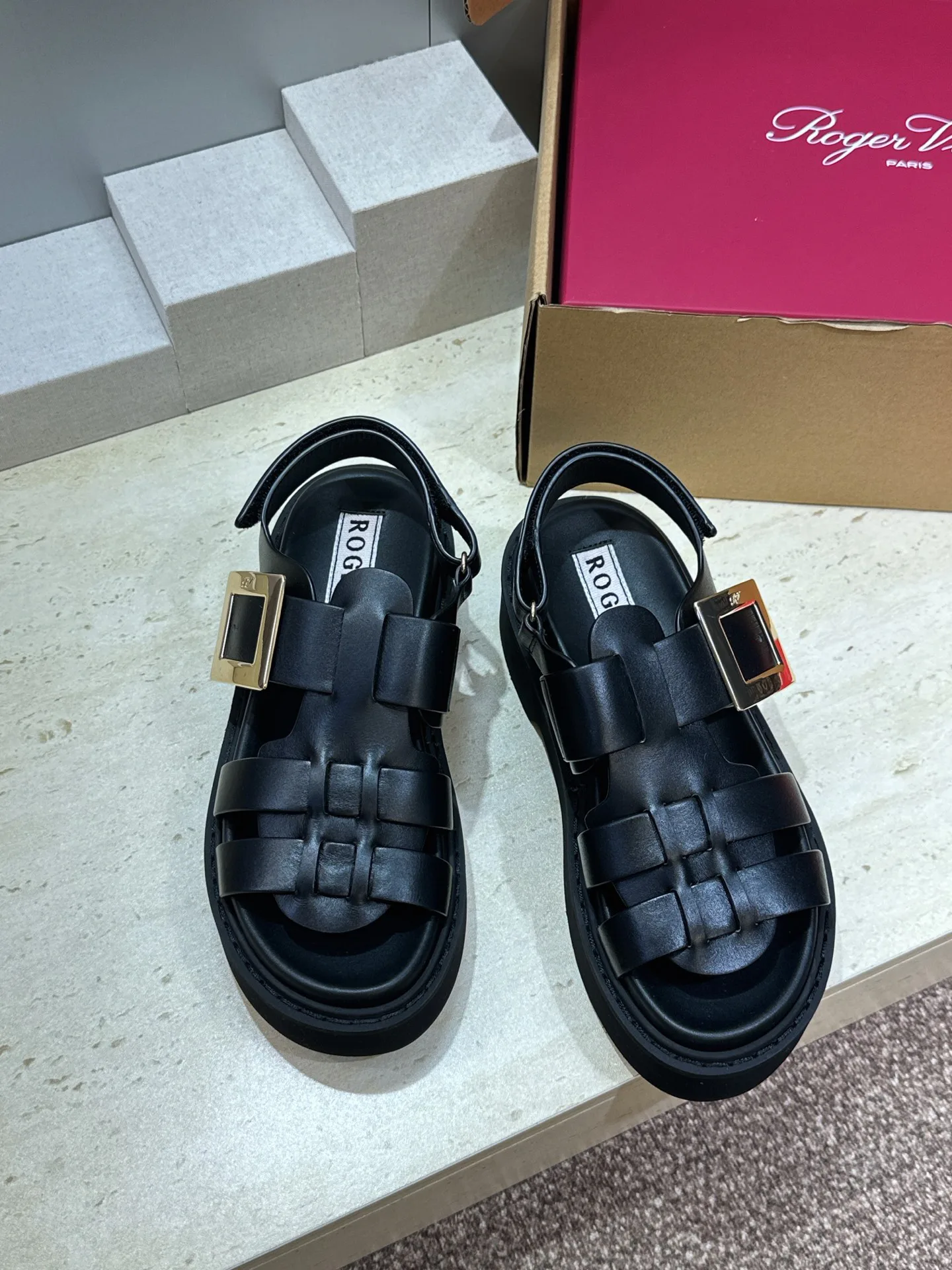 Босоножки Женские Roger Vivier 16910349
