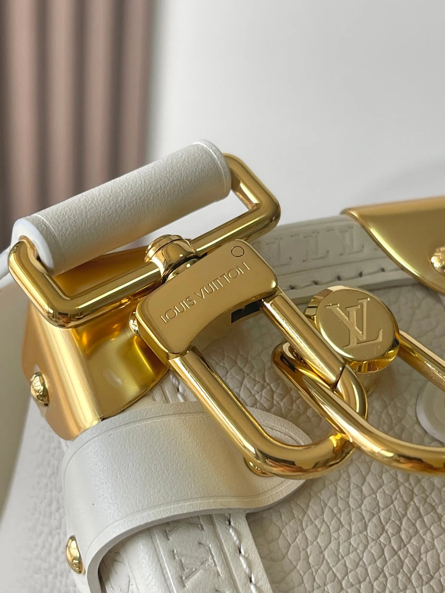 Сумки На Ремне Женские Louis Vuitton 18170491