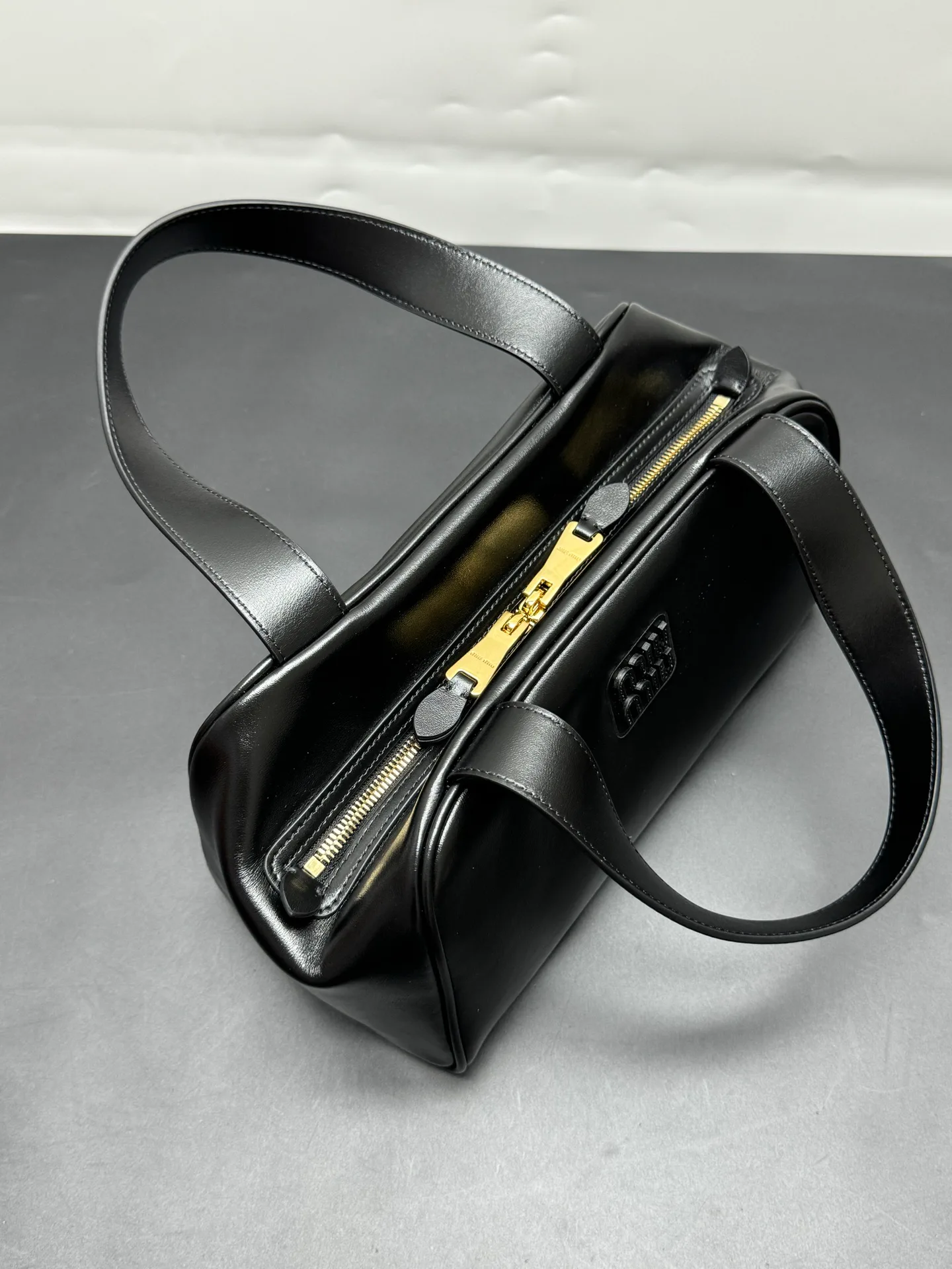 Классические Сумки Женские Miu Miu 17999174