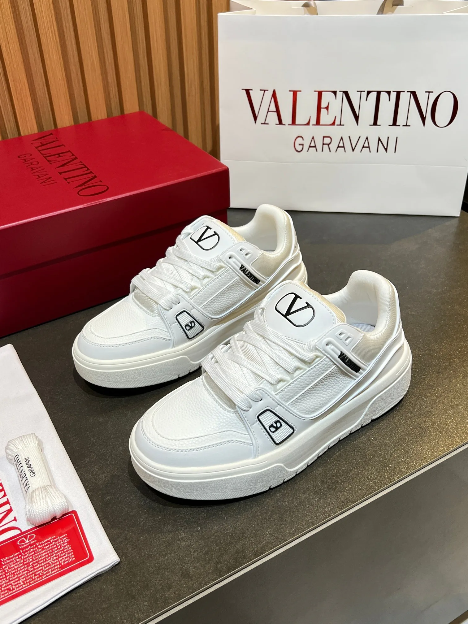 Кроссовки Женские Valentino 11575955