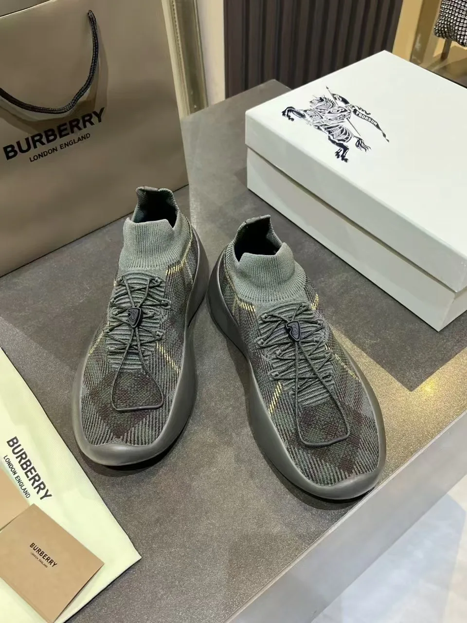 Кроссовки Мужские Burberry 694275