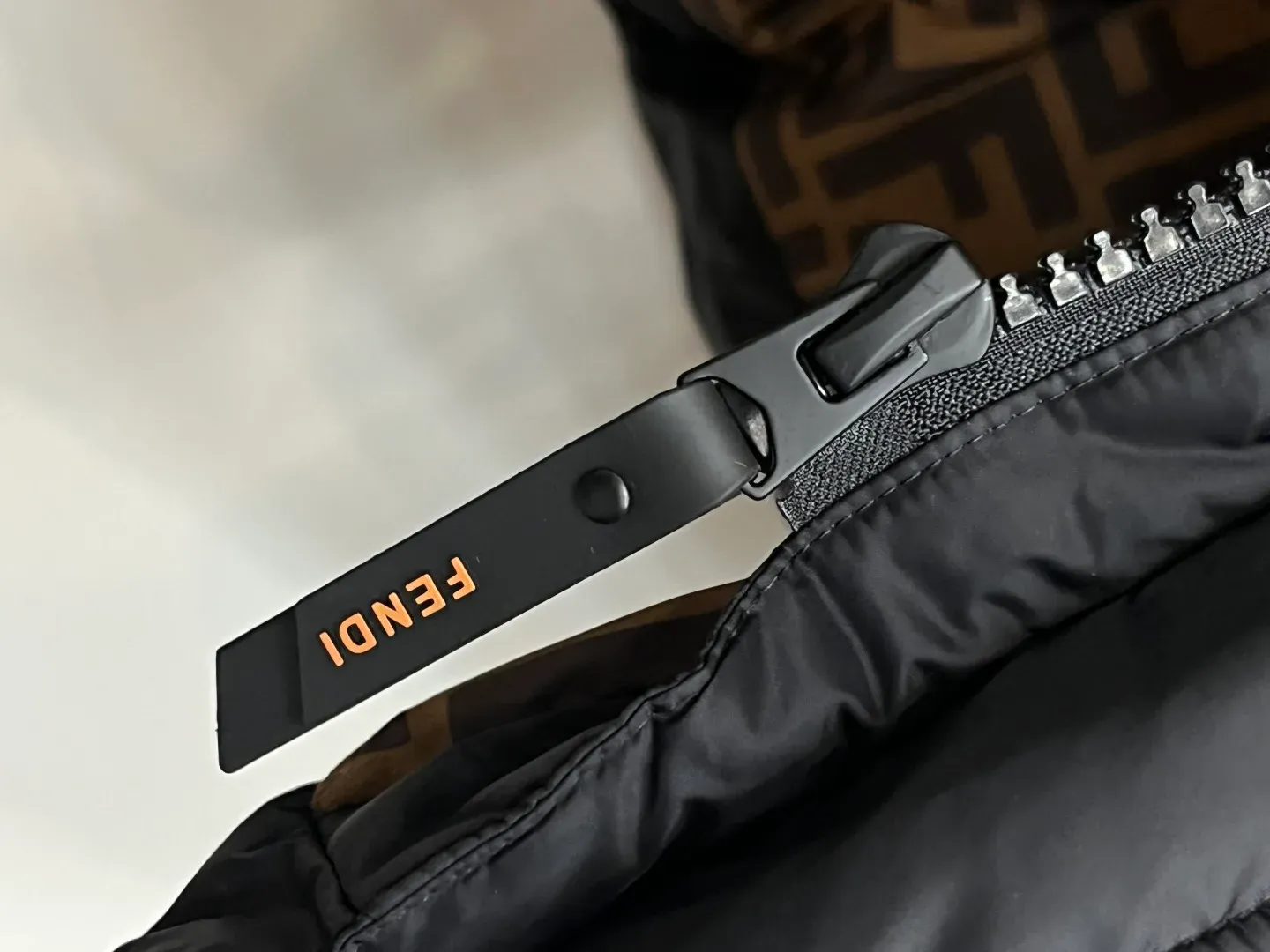 Куртки И Пуховики Мужские Fendi 560403