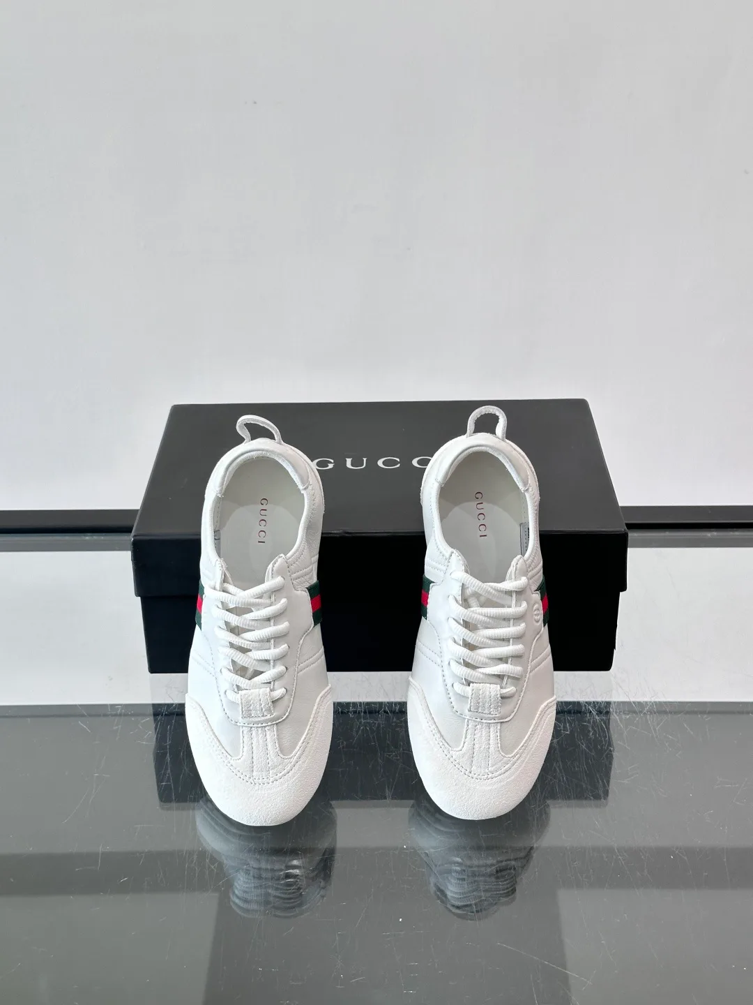 Кроссовки Женские Gucci 17689240