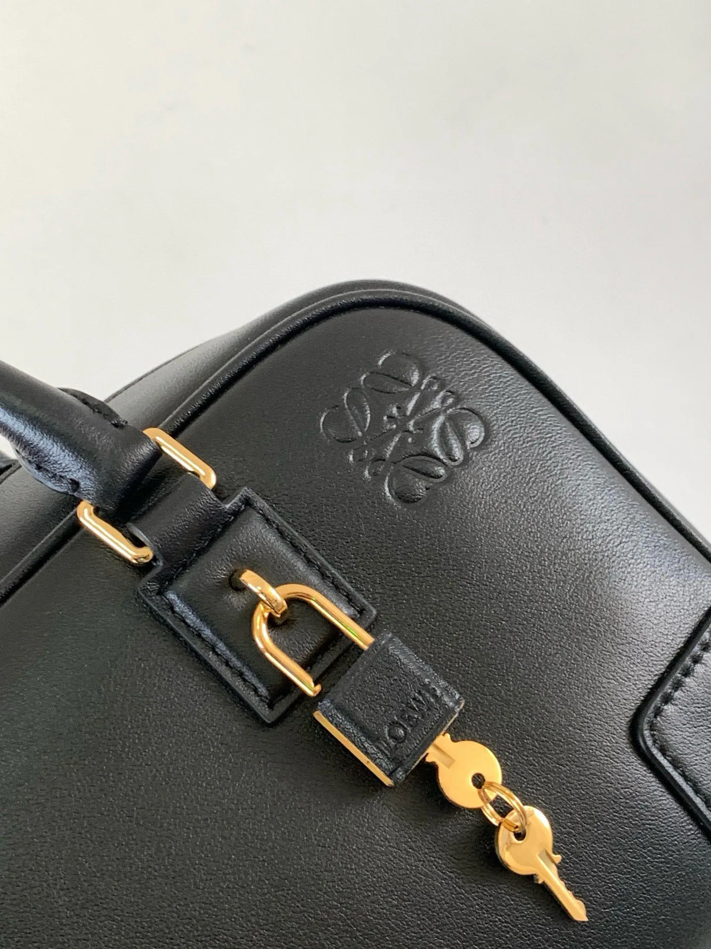 Классические Сумки Женские Loewe 245286