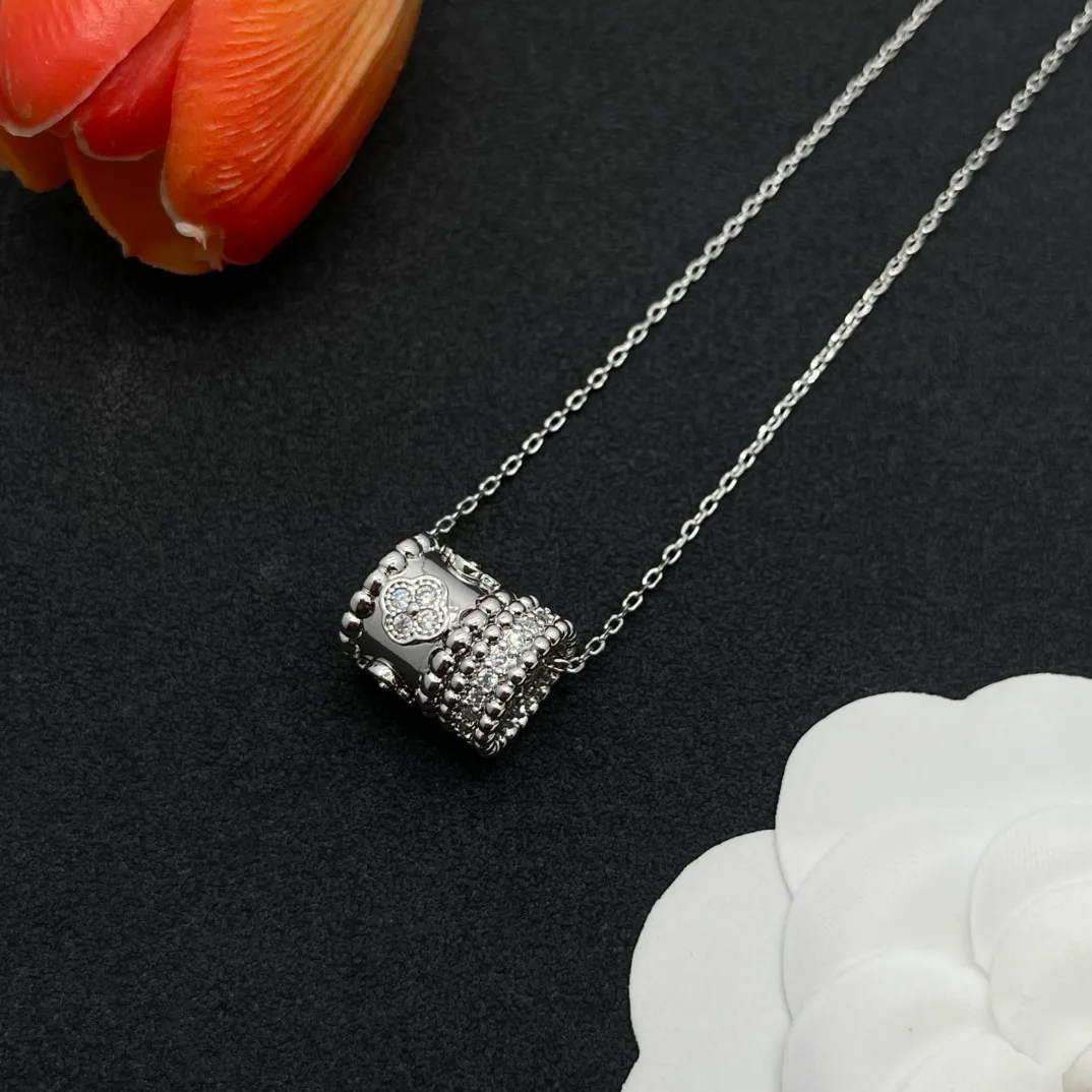 Бижутерия Van Cleef & Arpels 71212