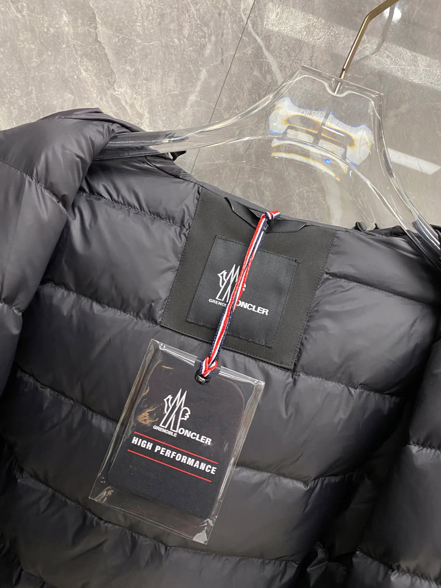Куртки И Пуховики Женские Moncler 18348634