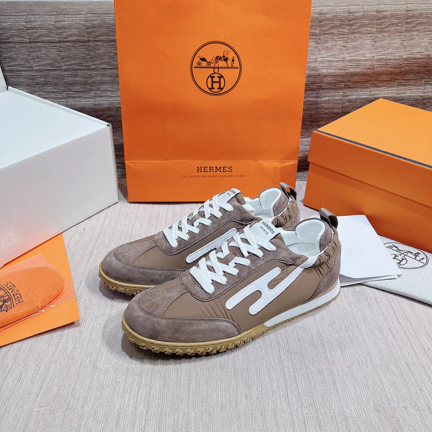 Кроссовки Женские Hermes 17749542