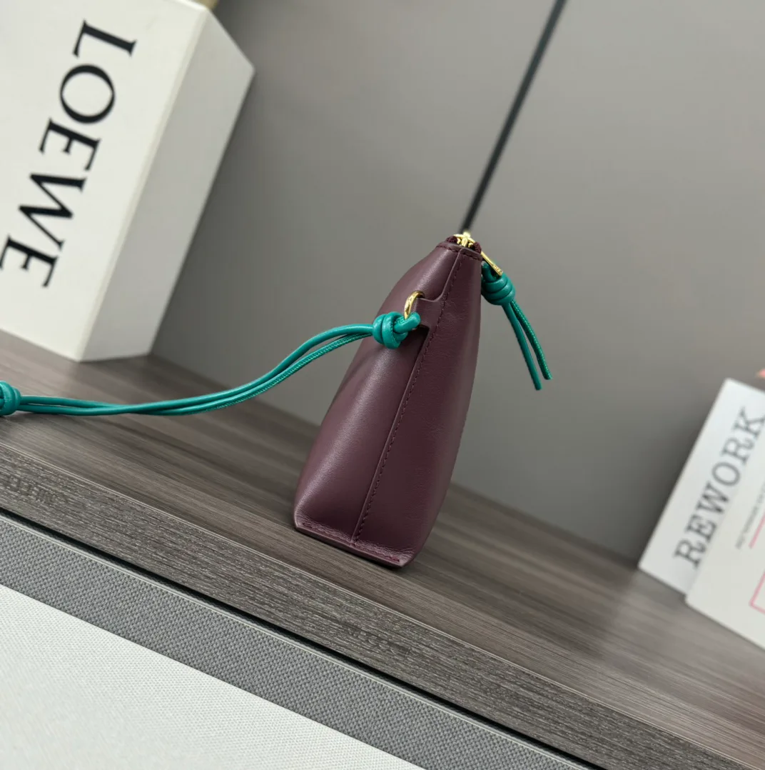 Клатчи Женские Loewe 18116461