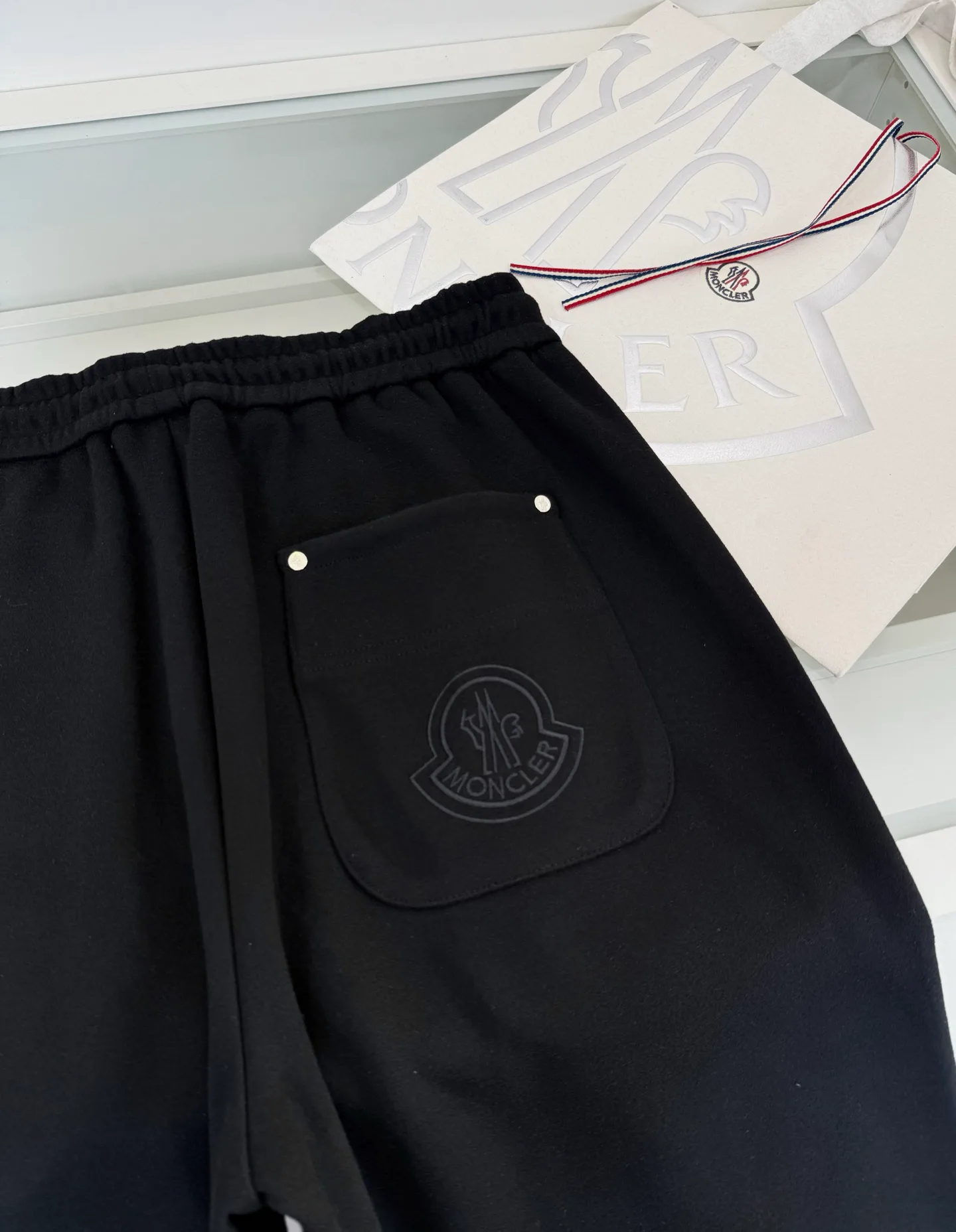 Брюки Мужские Moncler 18244484