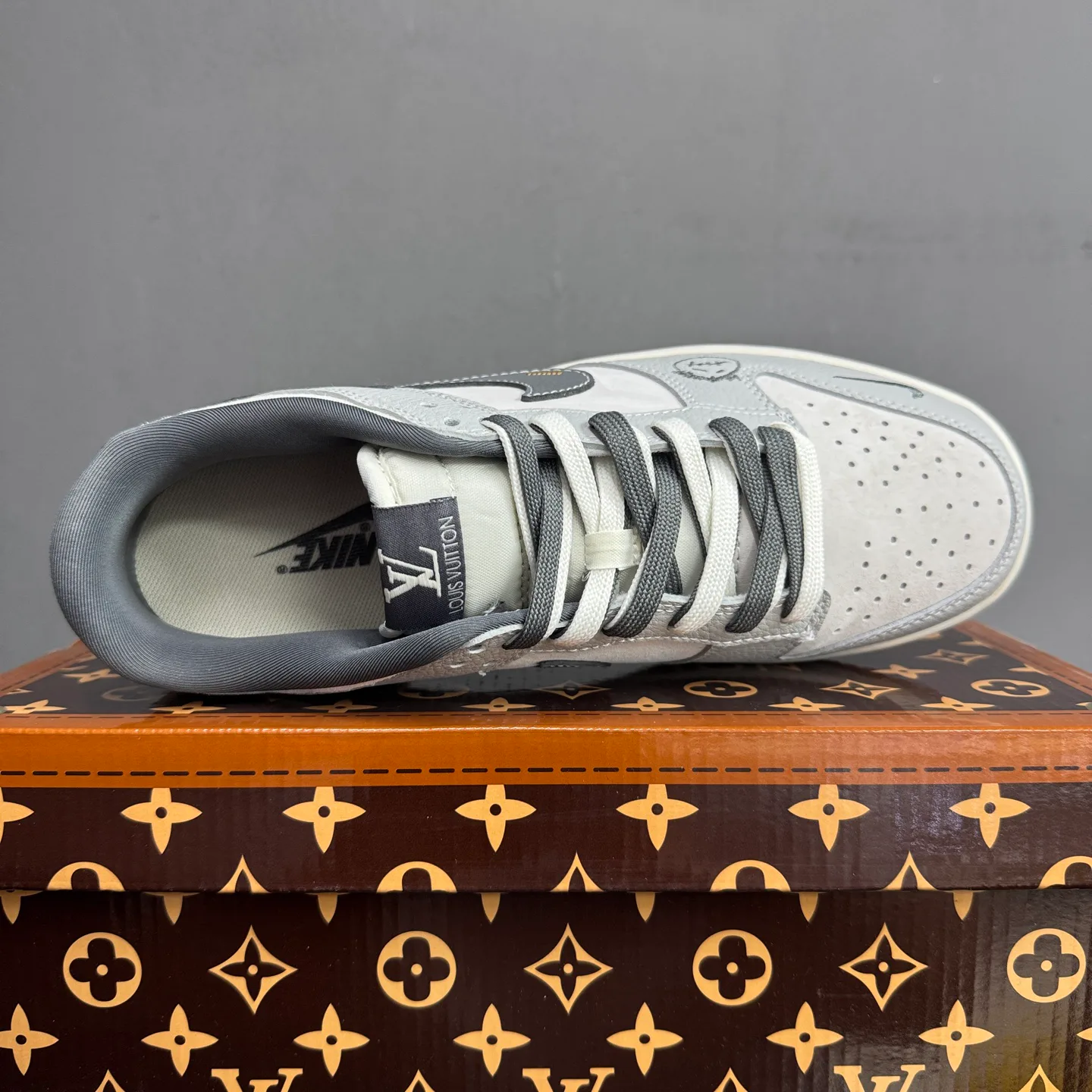 Кроссовки Женские Nike 374047