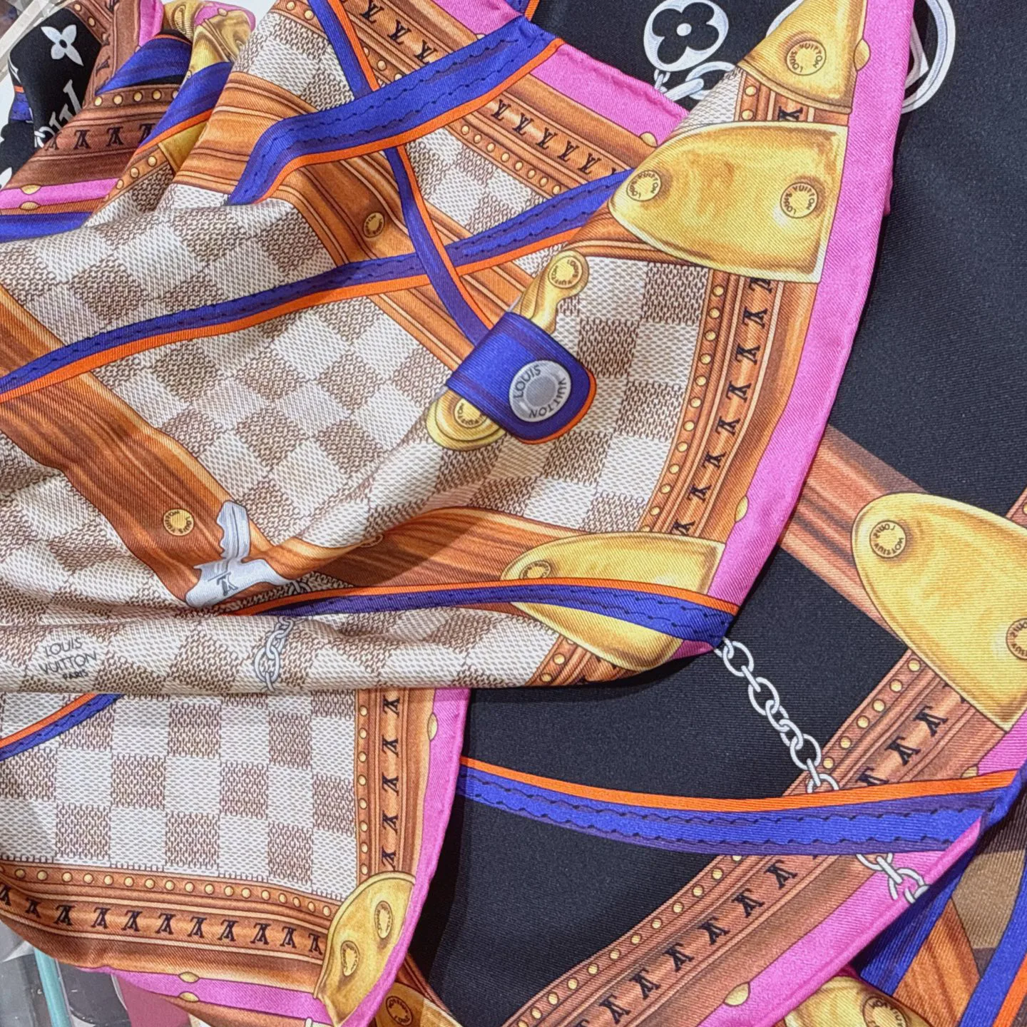 Шарфы Louis Vuitton 14514917