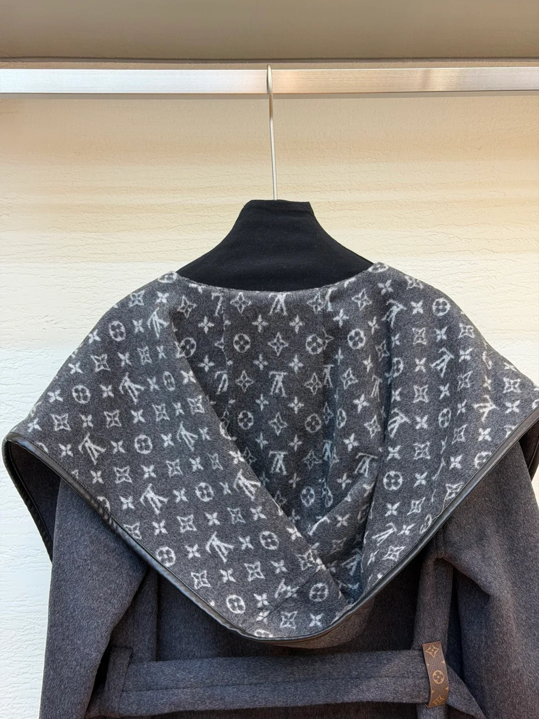 Пальто Женские Louis Vuitton 18721913