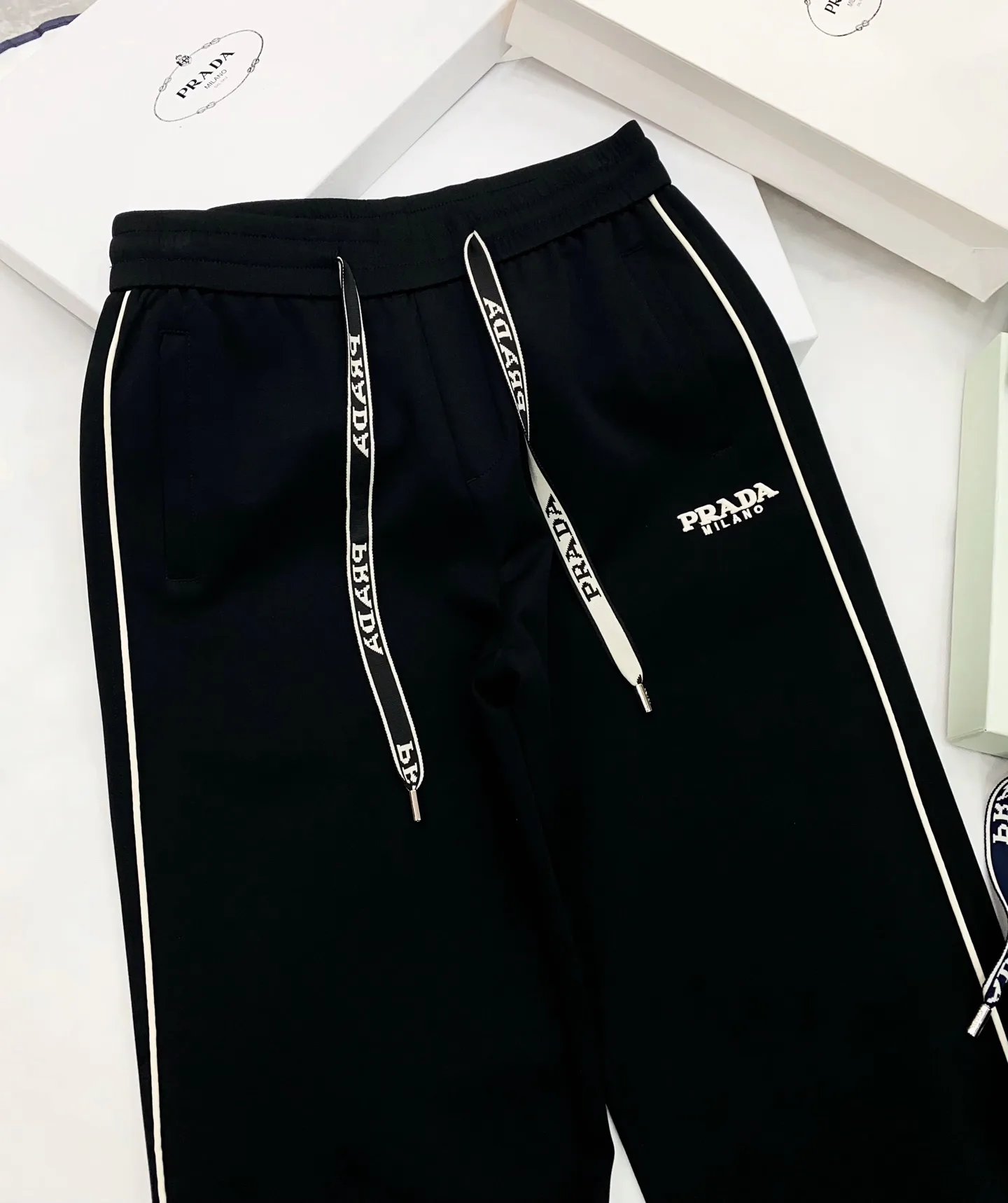 Брюки Мужские Prada 13441584