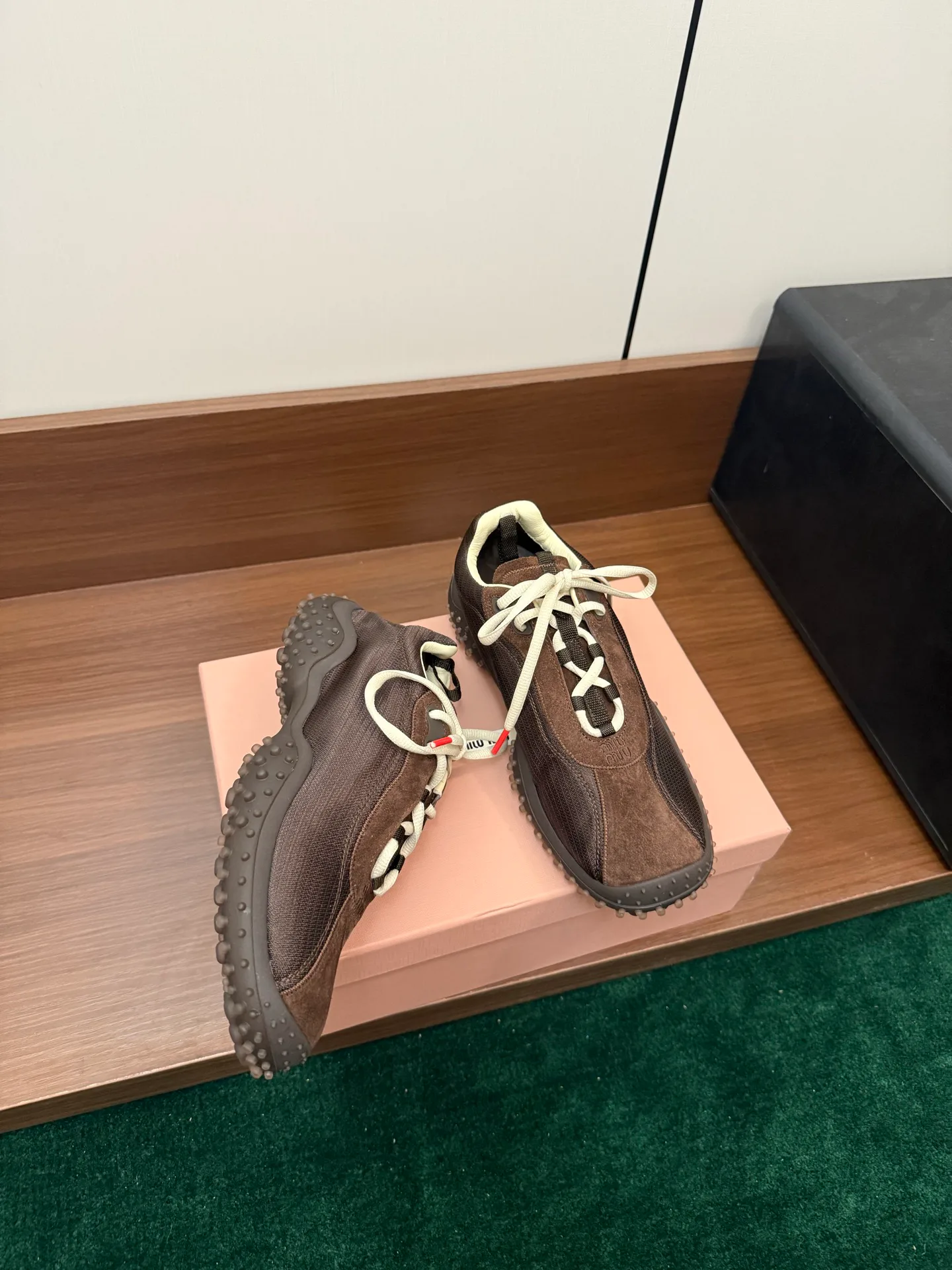 Кроссовки Женские Miu Miu 18042058