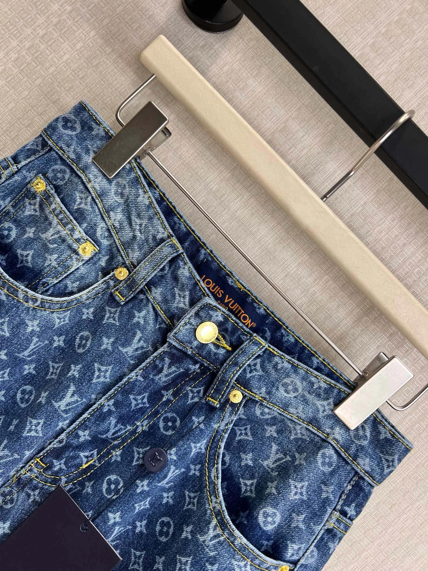 Джинсы Женские Louis Vuitton 17513550